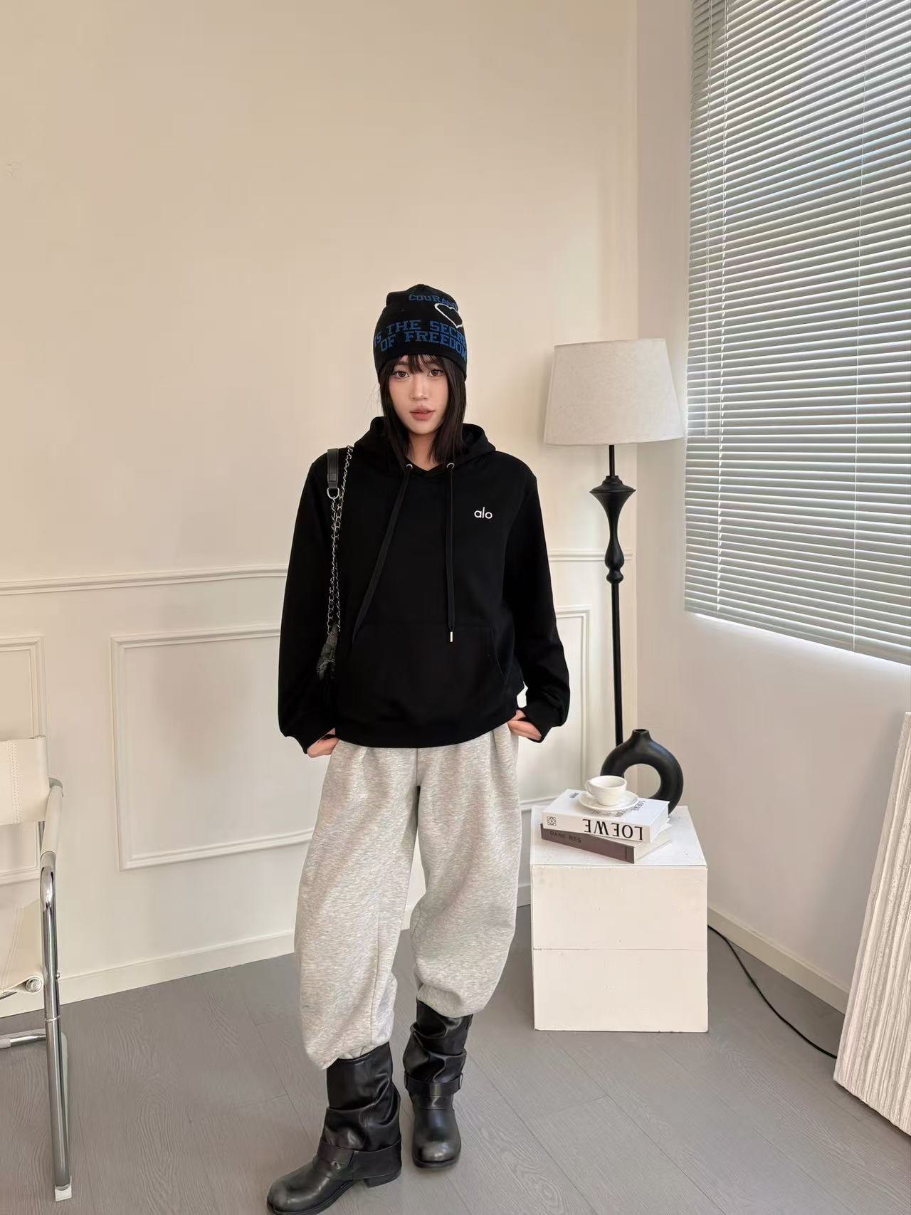 Alo Accolade jacket lounge black yoga