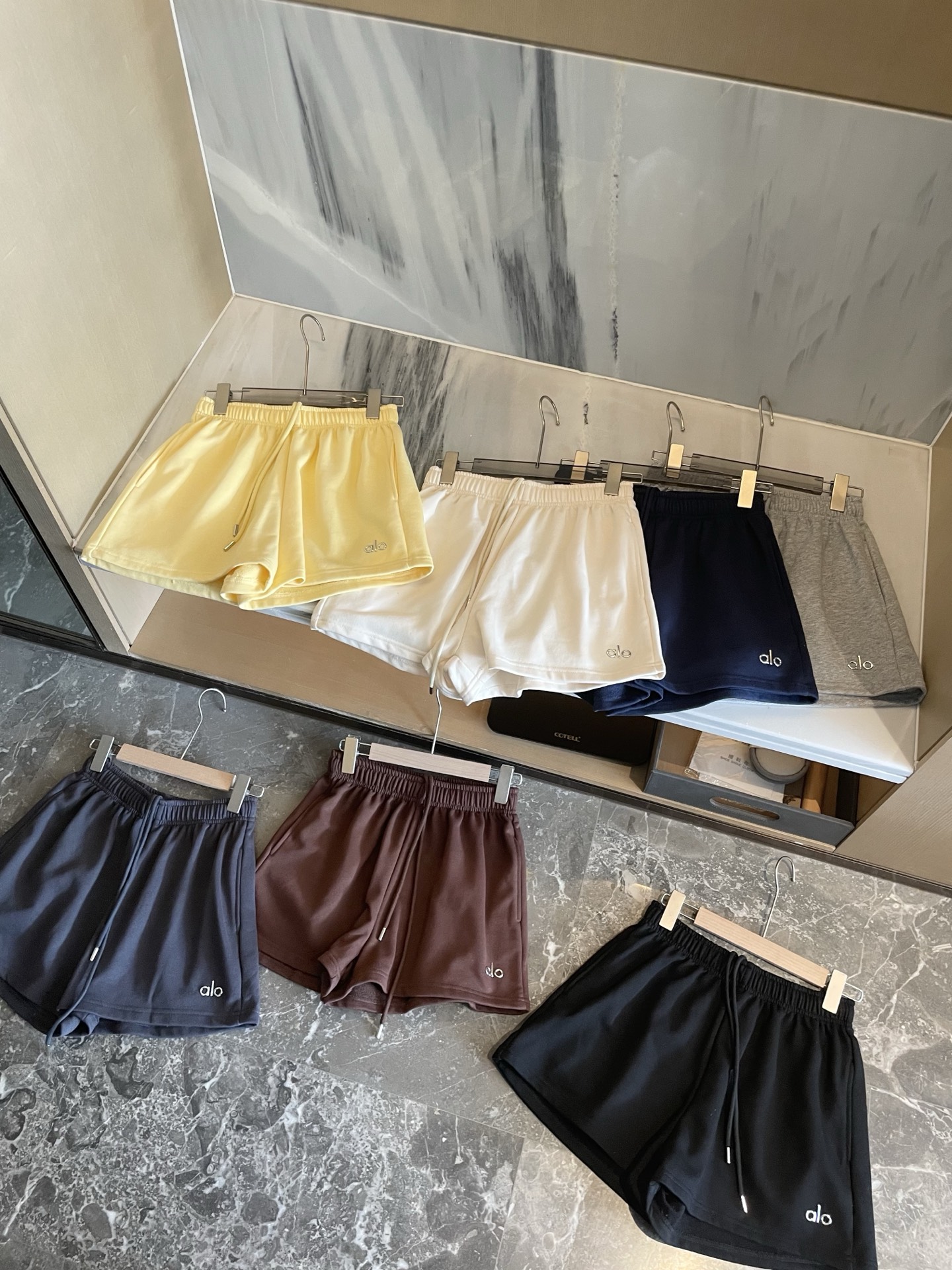 Alo Shorts Sisters I have to praise these shorts They are one of the most satisfying ones I have ever purchased They look particularly well-proportioned for short people yoga
