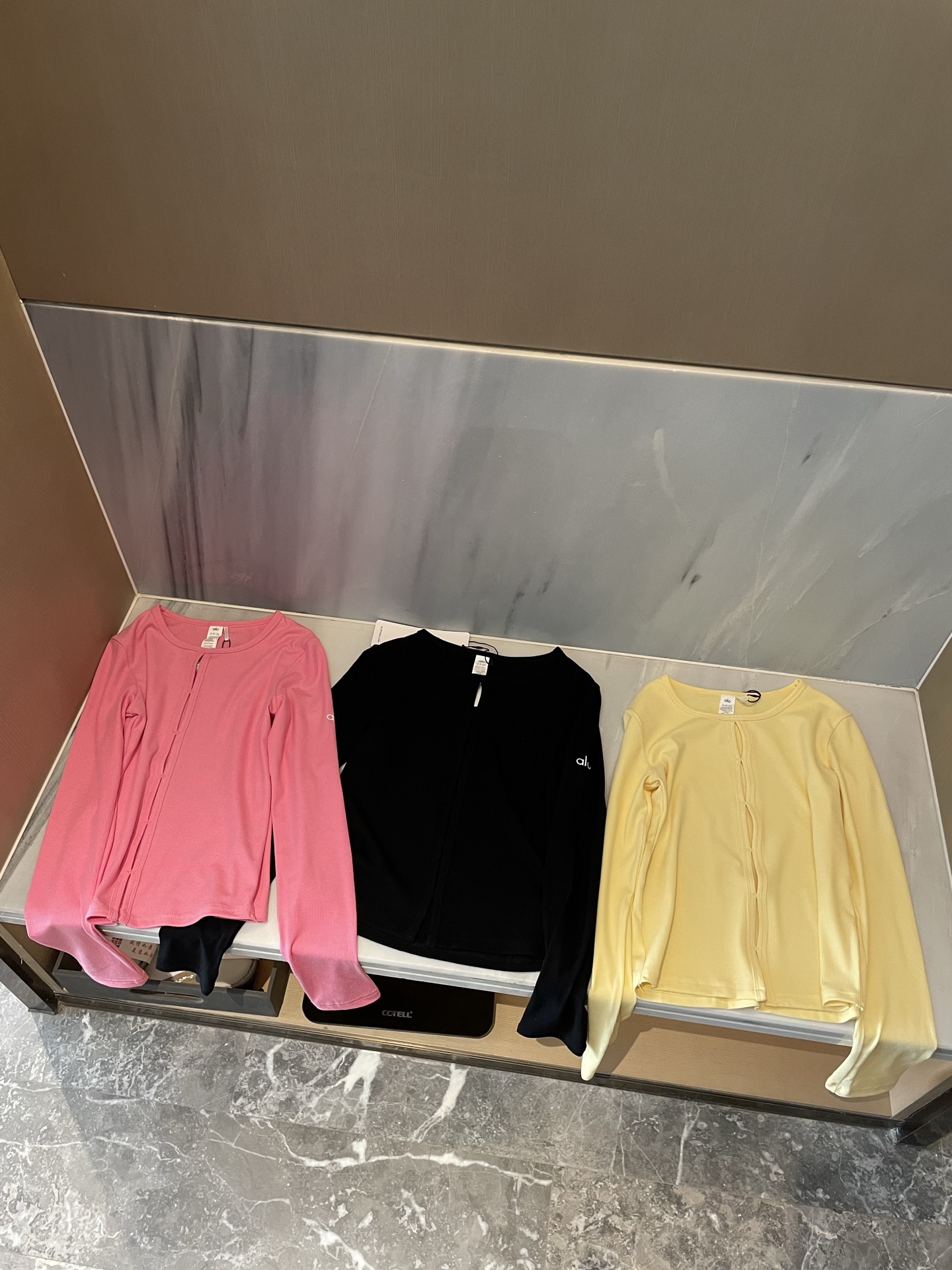 Alo long sleeve studio yellow and black yoga