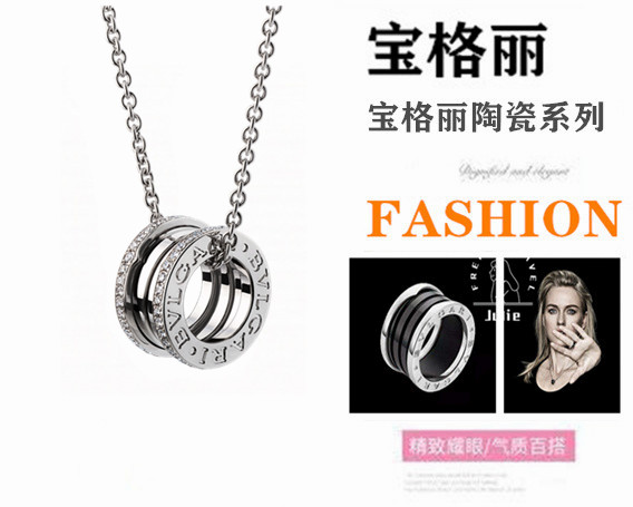 💕宝格丽💕宝格丽玫瑰金两边带钻 密钻 男女款弹簧吊坠项链.