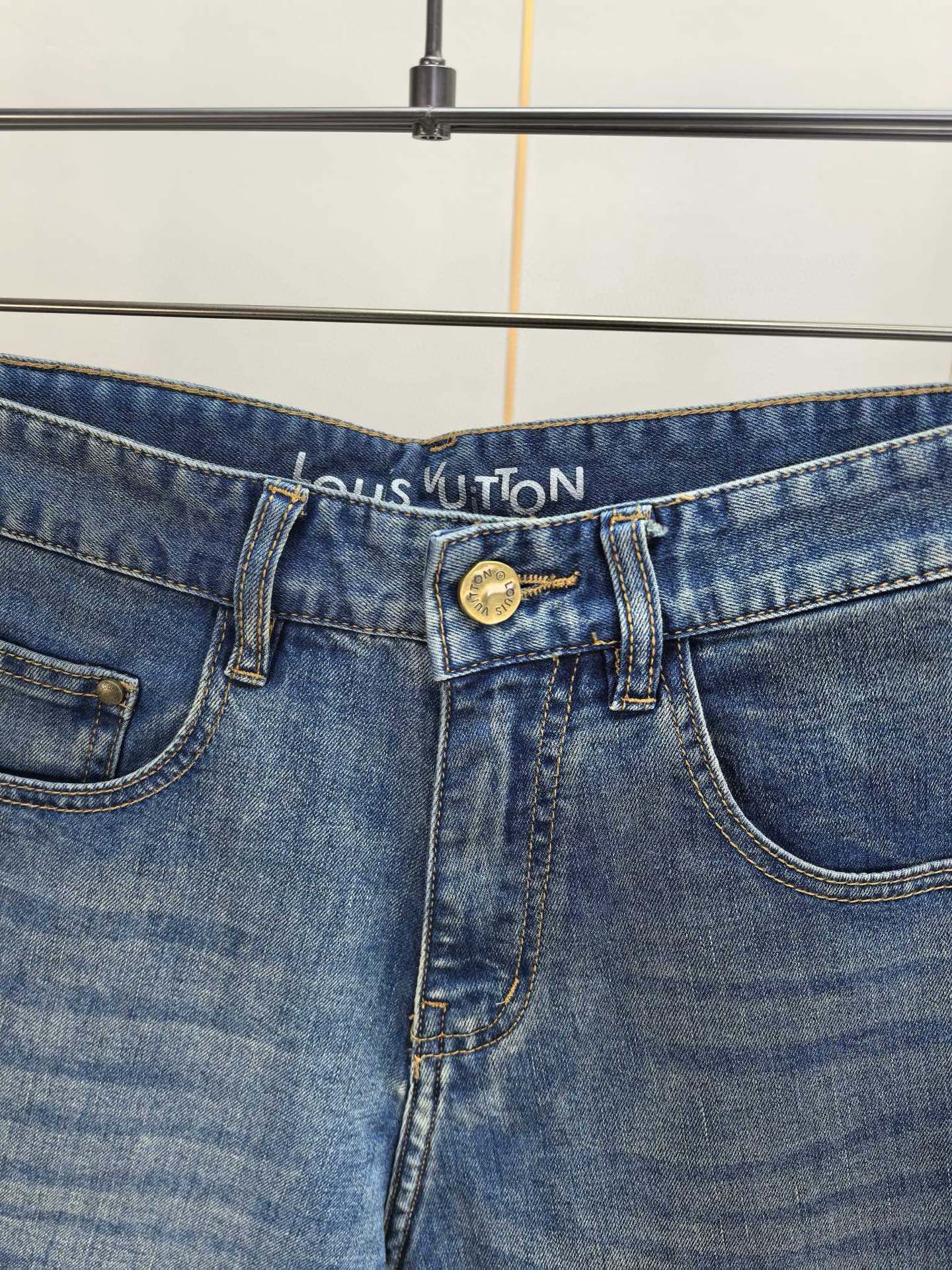 Louis Vuitton 2025 Men's Denim Shorts - Washed Comfort & Style 6 i1747415650053 4121 0 4