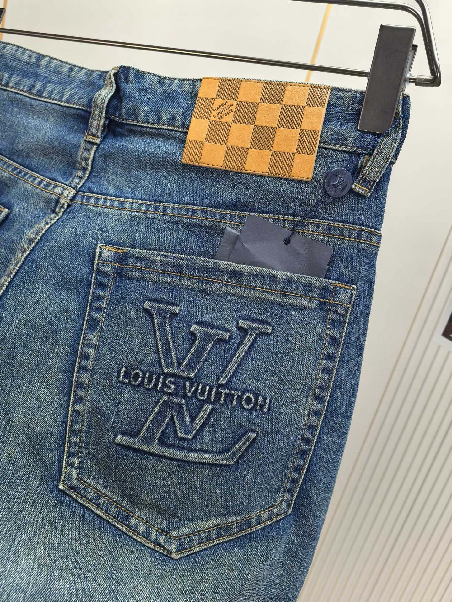 Louis Vuitton 2025 Men's Denim Shorts - Washed Comfort & Style 8 i1747415650068 5918 0 6