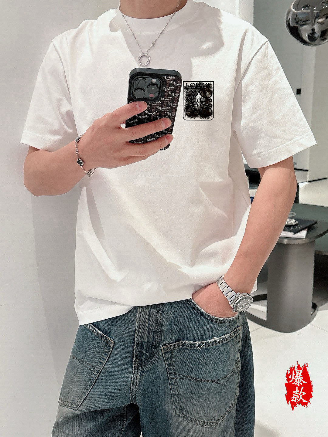  罗意威。2025春夏新品时尚圆领短袖👍高级定制百搭款式！更有实用感 任何人都可以轻松驾驭 🔥采用95%