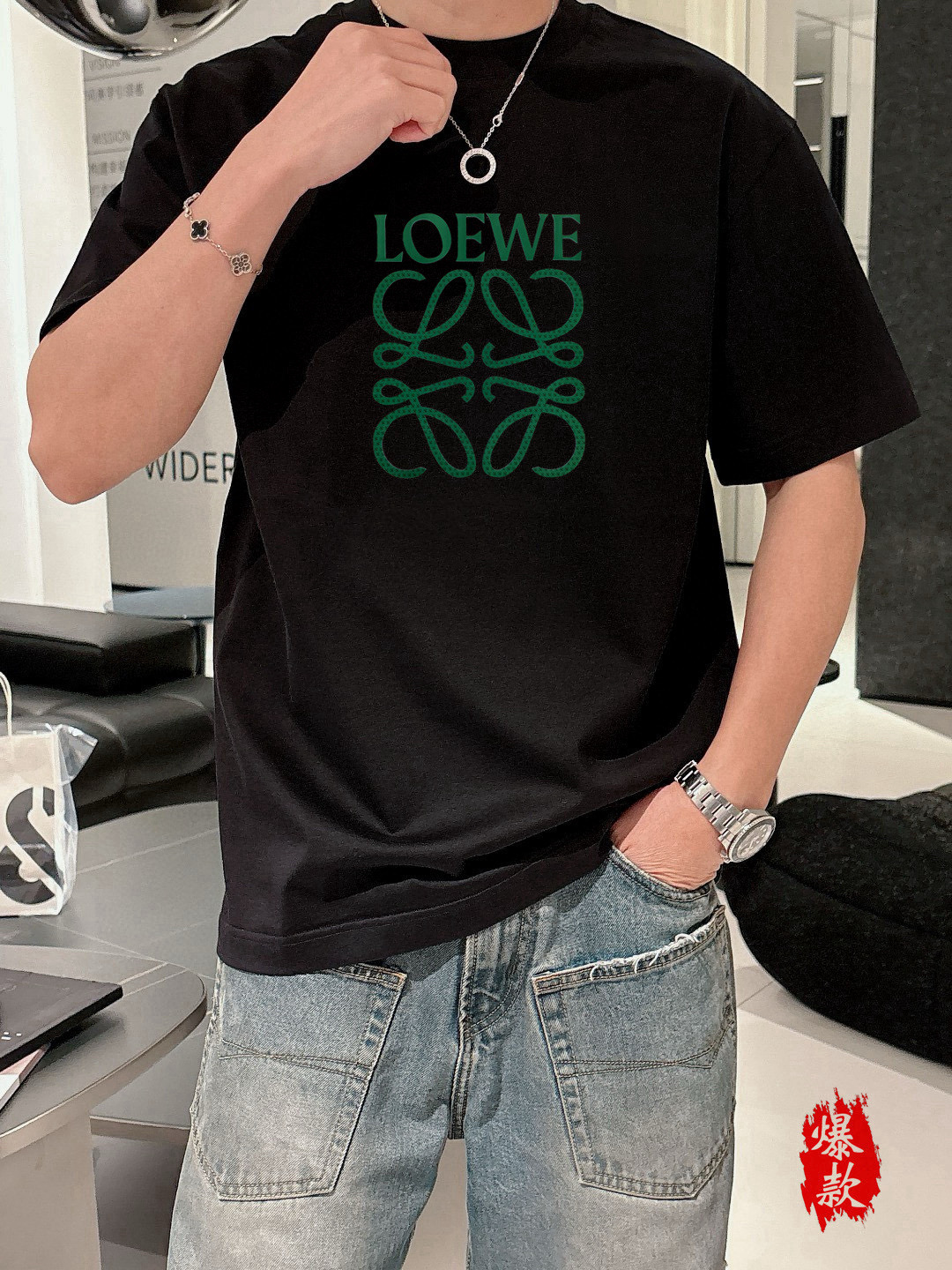 罗意威。2025春夏新品时尚圆领短袖👍高级定制百搭款式！更有实用感 任何人都可以轻松驾驭 🔥采用95%