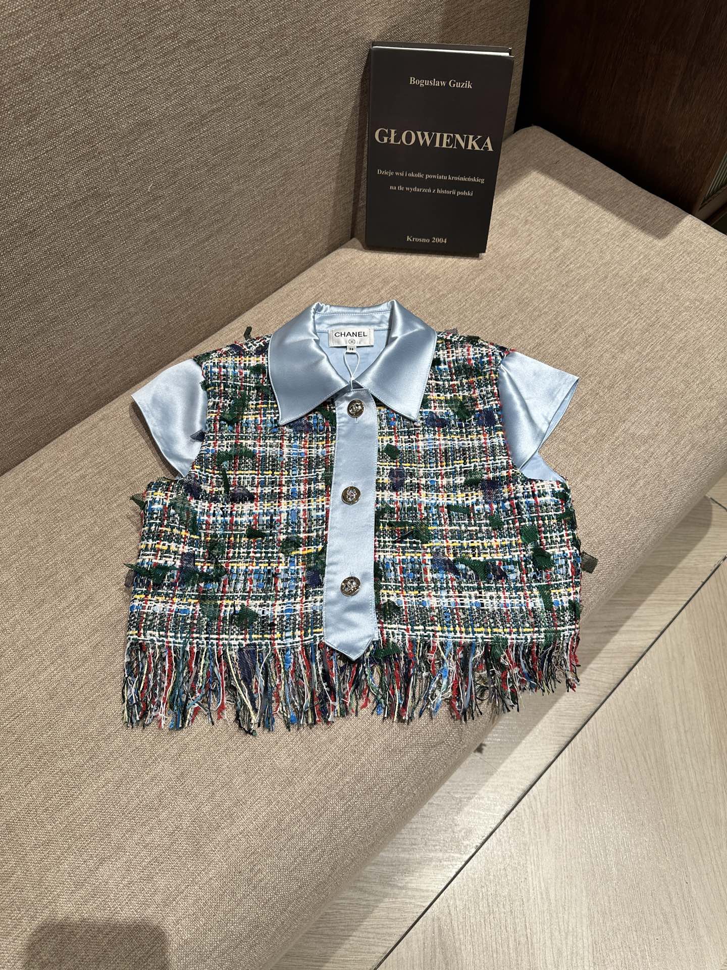 Chanel-Style Tweed Top with Contrasting Trim - Inspired by Jennie 2 i1755785283002 2953 0 0