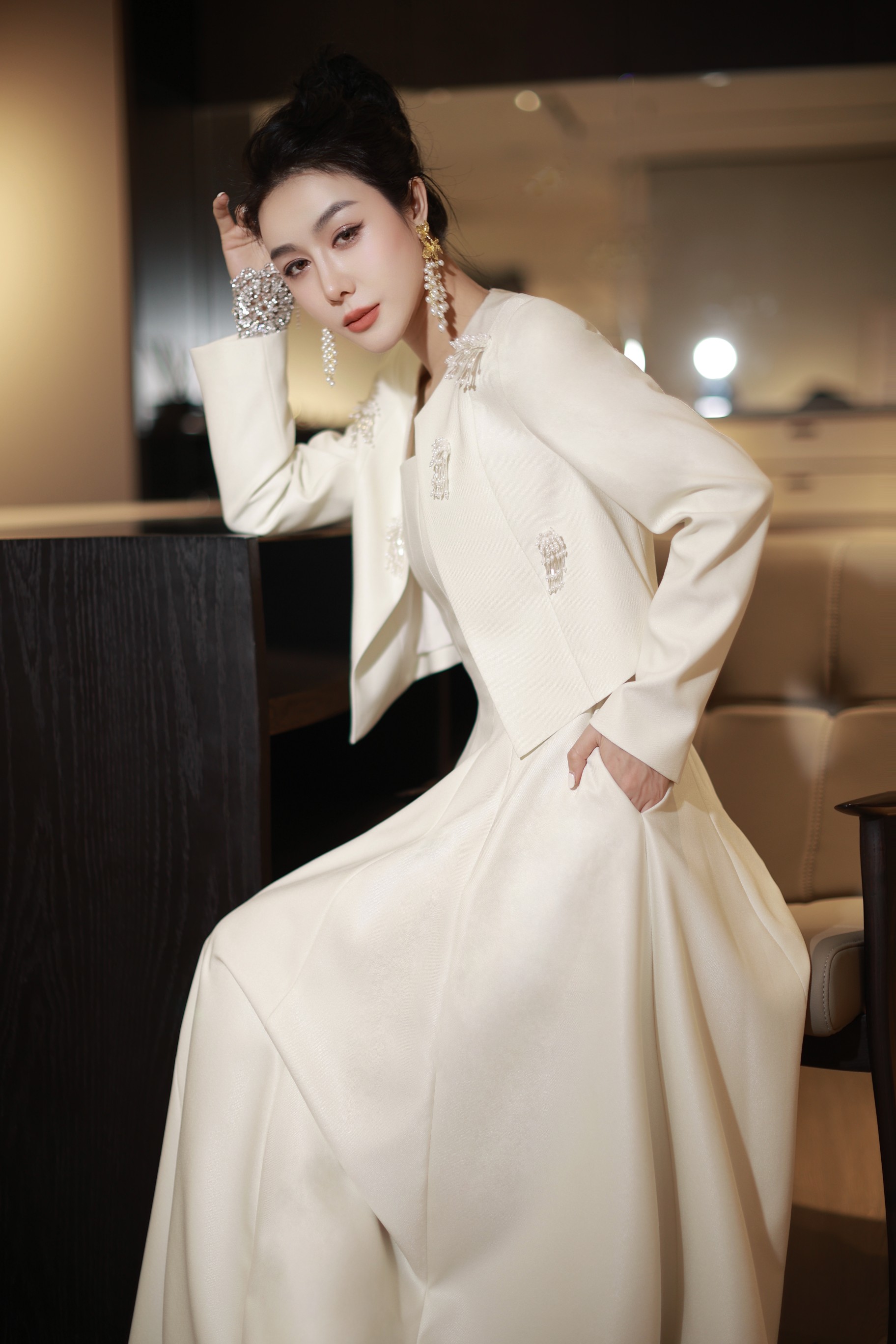 Spring Fashion: High-Quality Women’s Clothes Packaged for Family, Including Coats, Thongs, and More - 图片 4