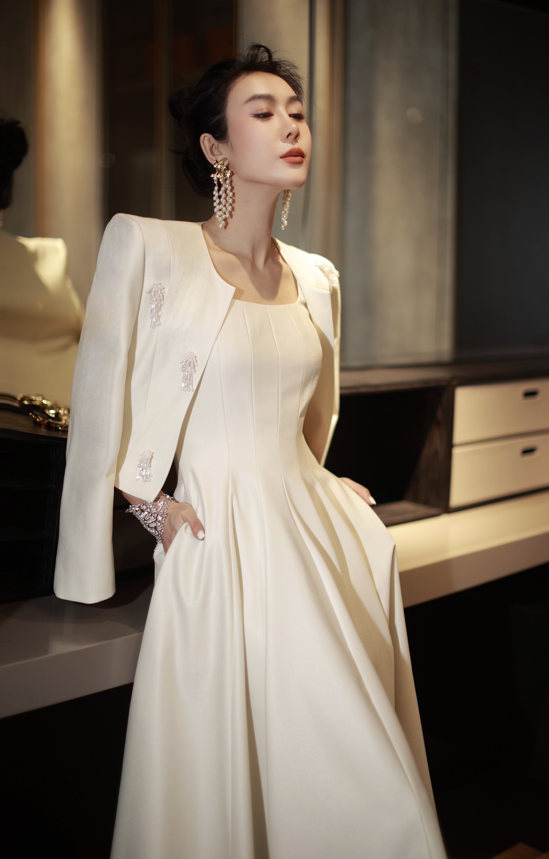 Spring Fashion: High-Quality Women’s Clothes Packaged for Family, Including Coats, Thongs, and More - 图片 2