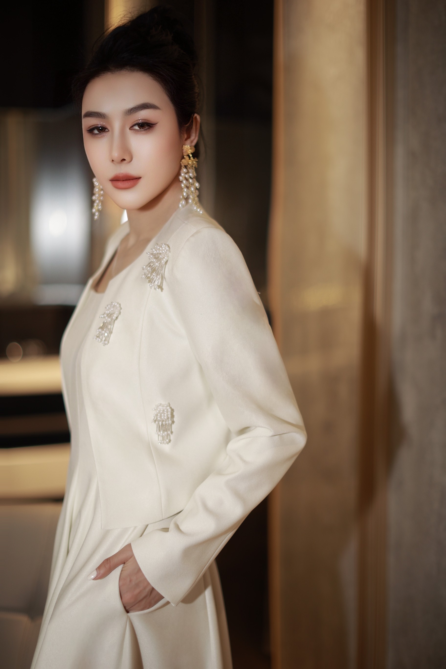 Spring Fashion: High-Quality Women’s Clothes Packaged for Family, Including Coats, Thongs, and More - 图片 7