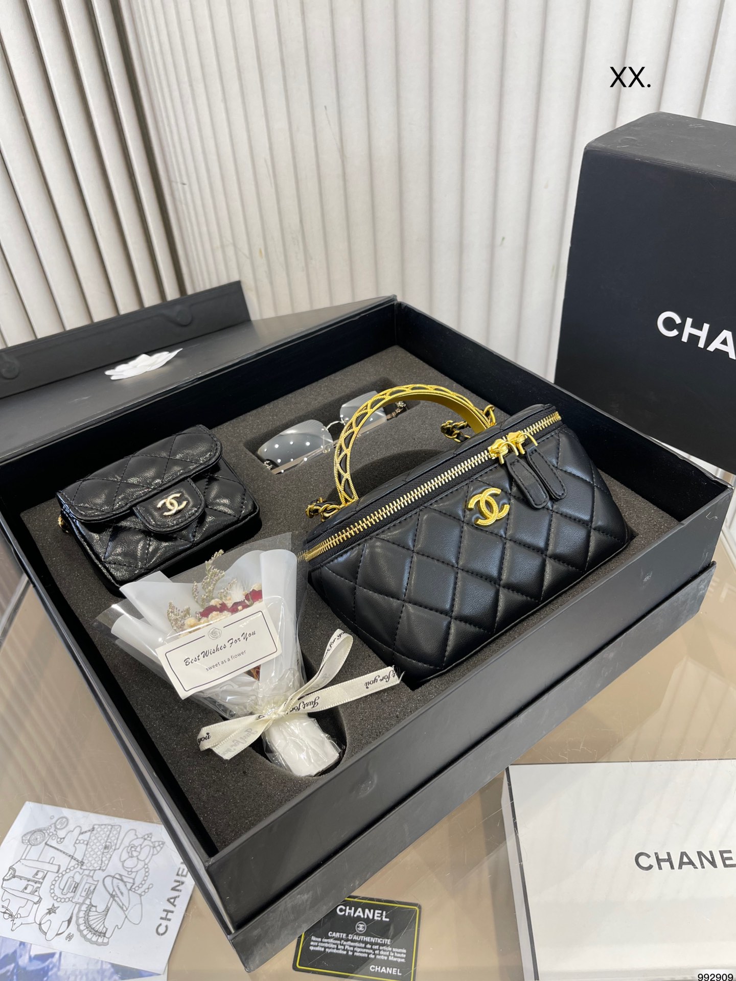 Chanel AAA+
 Crossbody & Shoulder Bags