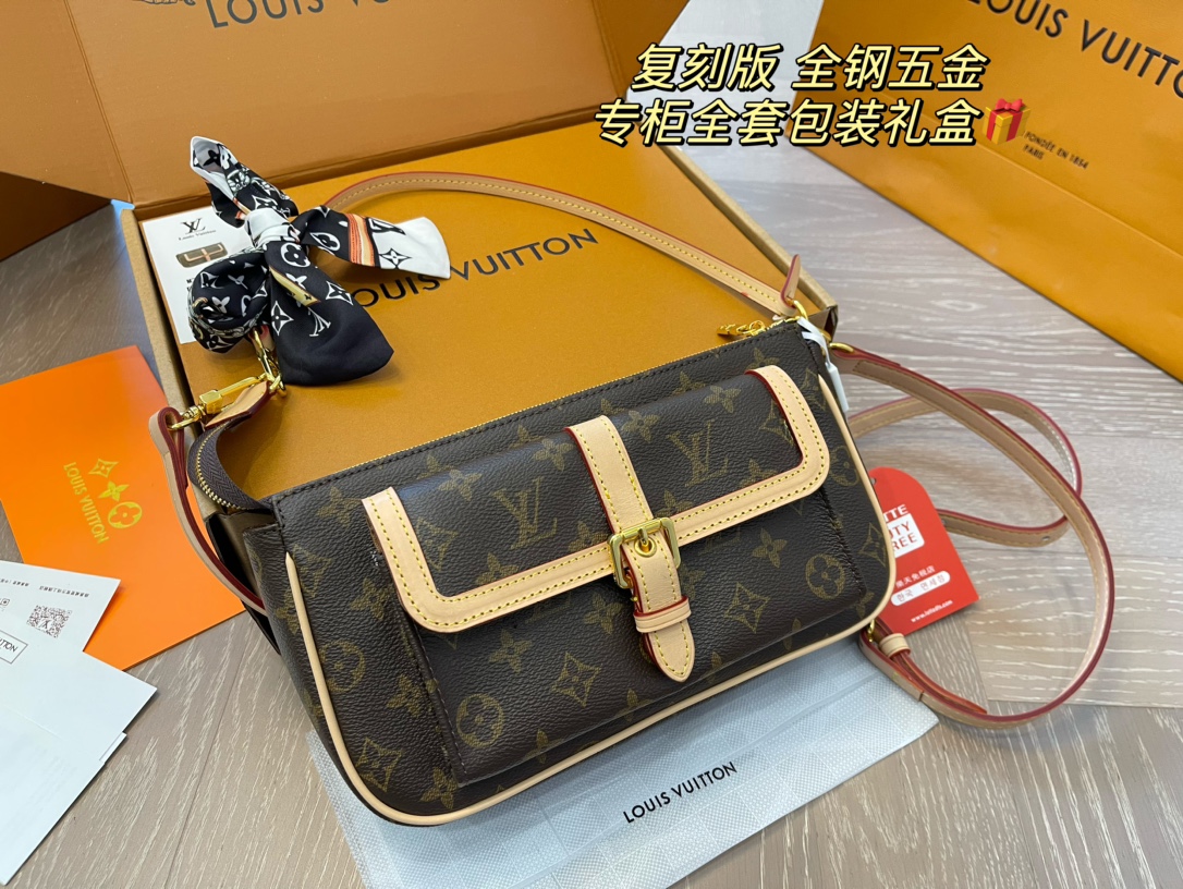 Louis Vuitton Crossbody & Shoulder Bags Underarm