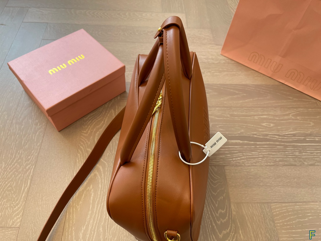Fashion Icon: MAUMIU Bowling Bag – ’90s Magazine Girl’s Must-Have Accessory - 图片 2