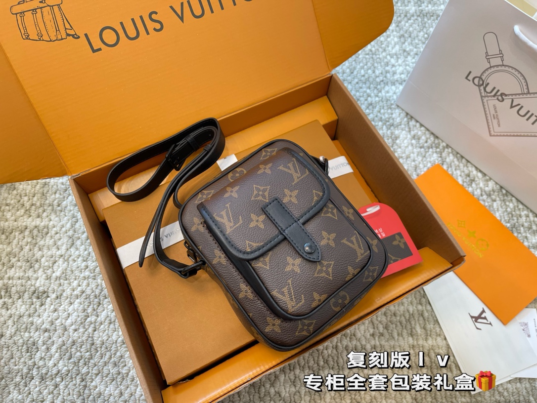 Louis Vuitton LV Christopher Handbags Camera Bags Messenger Bags Mini Bags Men Mini