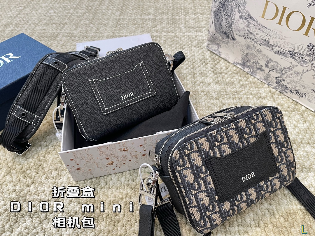 CHANEL Mini Bag Chocolate Burni   Size Is Cute   Chain