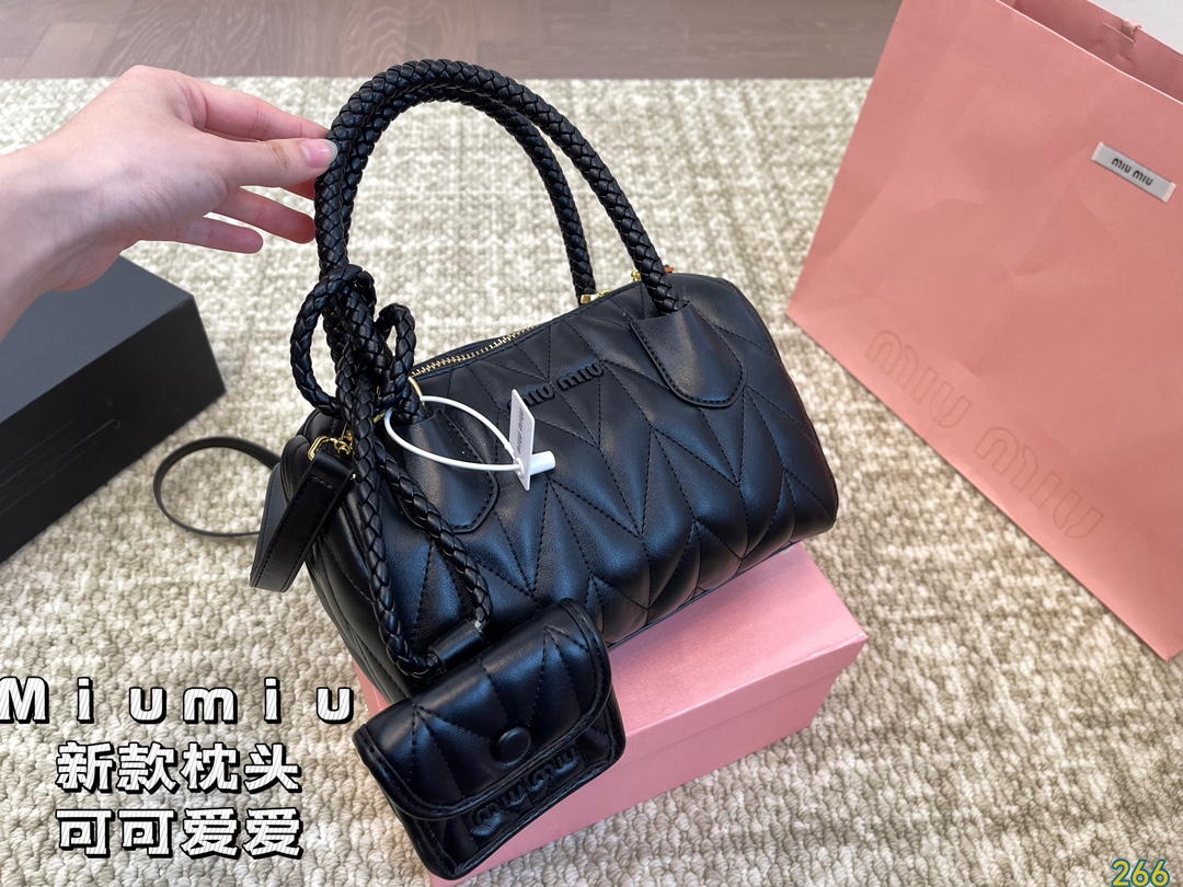 CHANEL Wild Stitch Leather Tote Bag Black A-4961