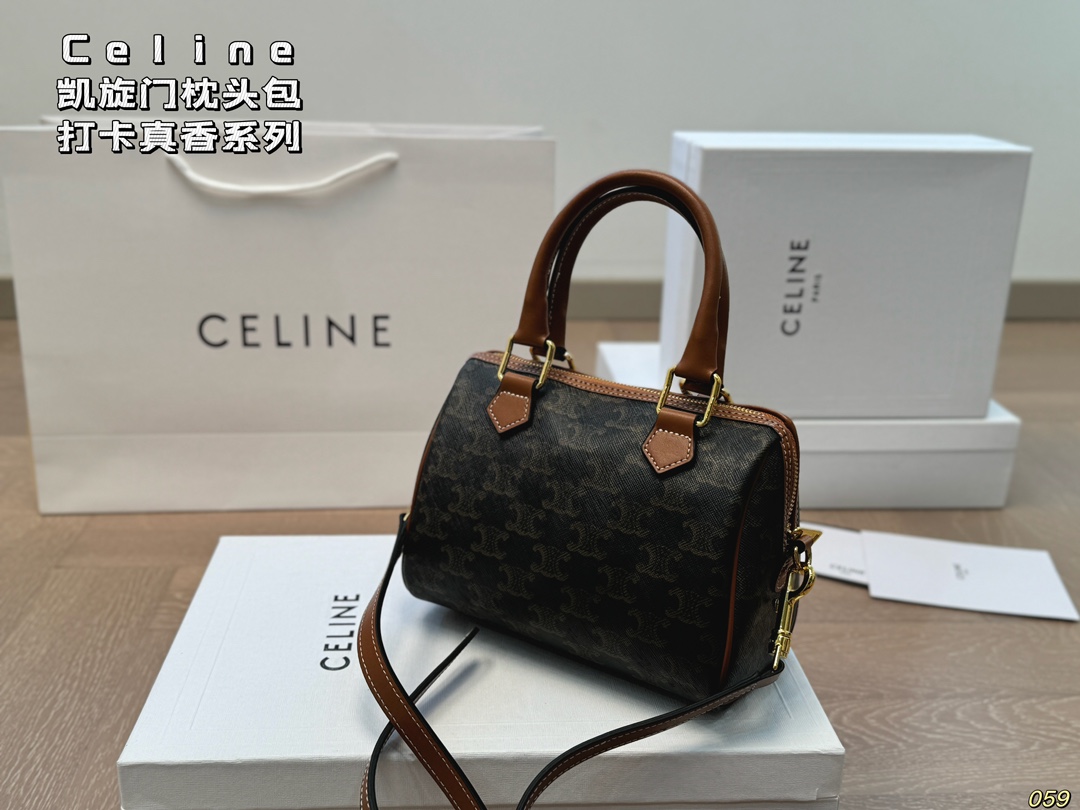 💰370配盒
赛琳Celine枕头包
打卡真香系列
没有不喜欢的道理
很能装,很好背,很好搭
尺寸: 19 14