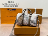 Folding box LV keepall pillows have a good capacity. You can install all the essential things you need when going out on the street. Size 25 14 1 Folding box LV keepall pillows have a good capacity. You can install all the essential things you need when going out on the street. Size 25 14
