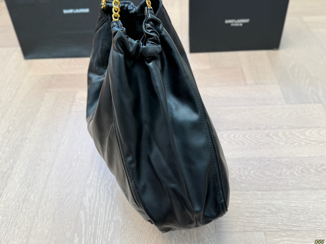 Yves Saint Laurent Tote