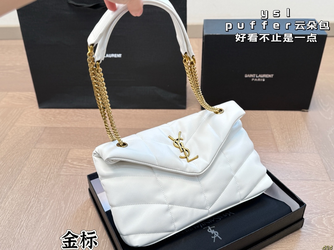 💰170包邮 配盒
圣罗兰ysl云朵包puffer
奶呼呼洋气小女人的感觉～ 
尺寸 28 18