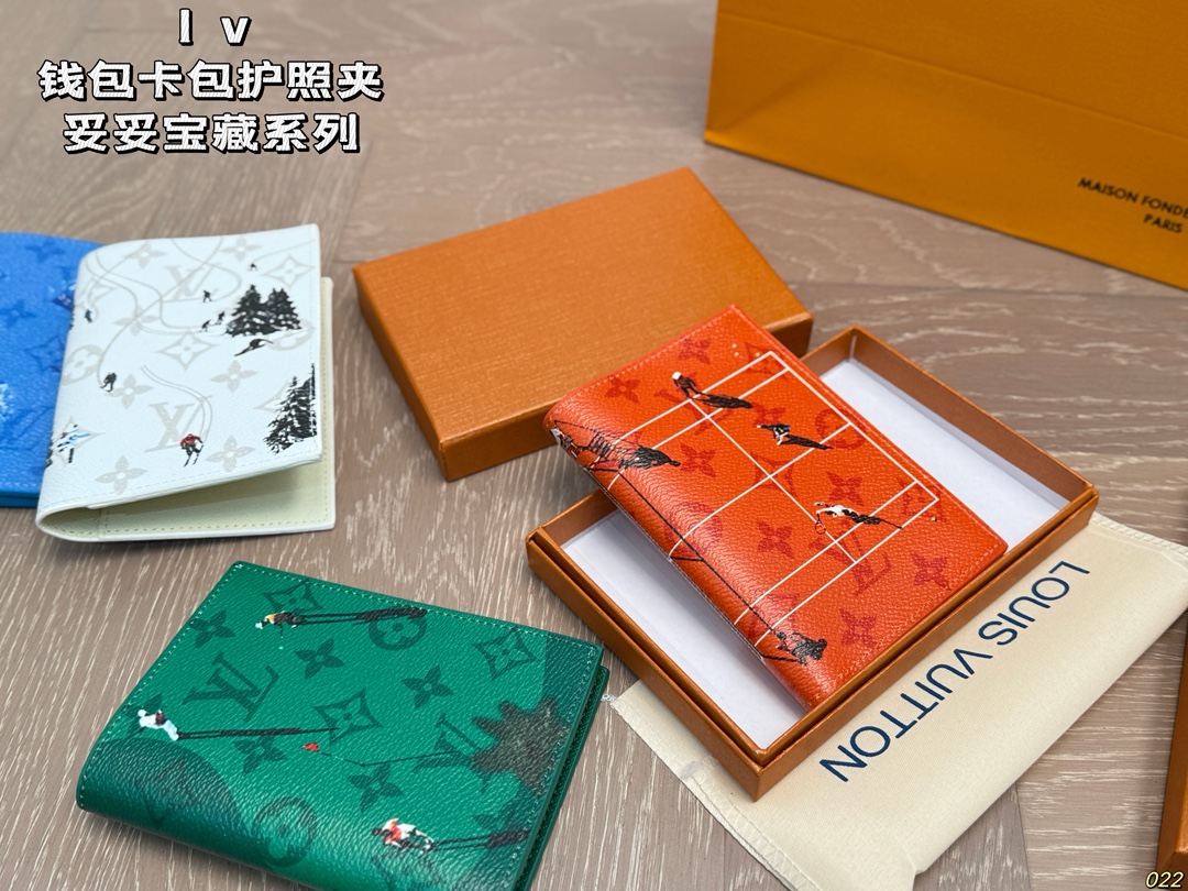 LV  Wallet/Card Holder/Passport Holder