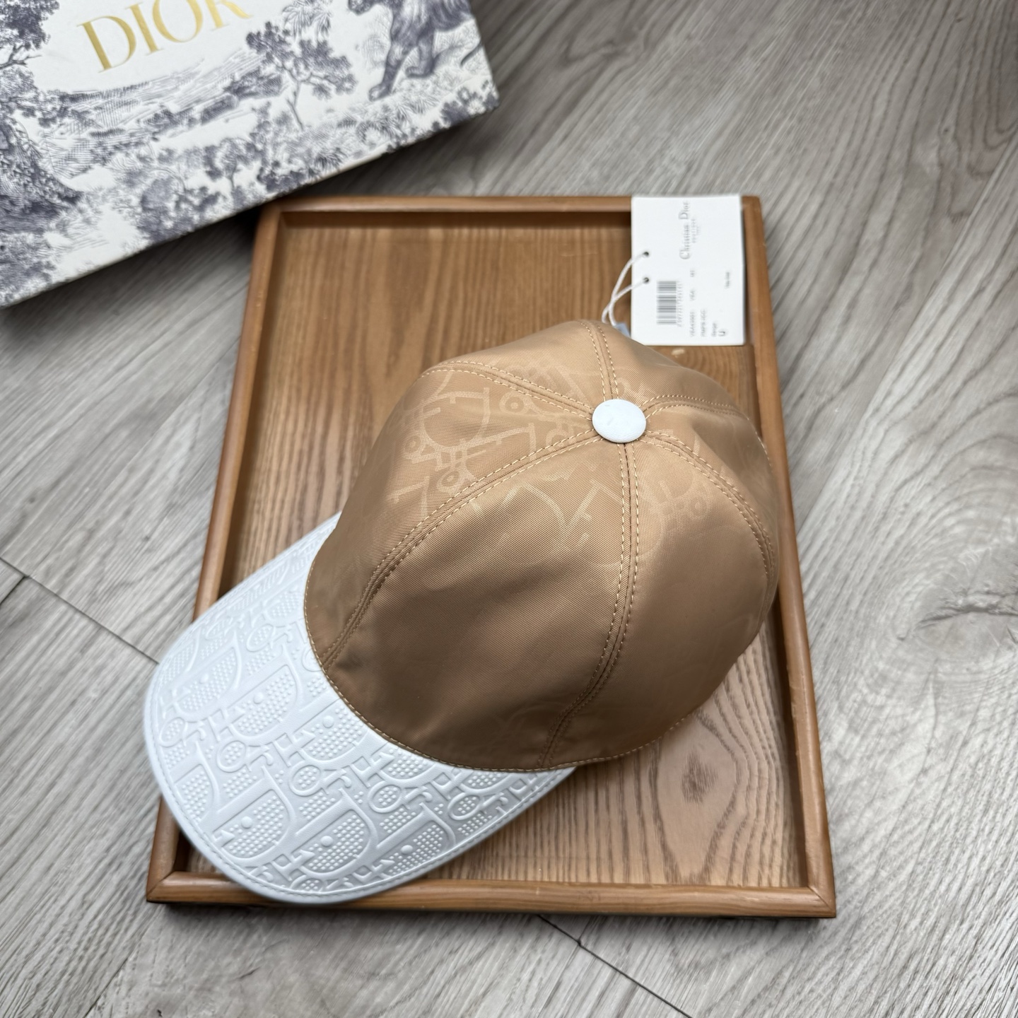 🌹。D家。皮沿提花【超A品质】最新款！时尚潮流，高端做工！每一个帽子都是用心之作！牛津材质！头层牛皮！配