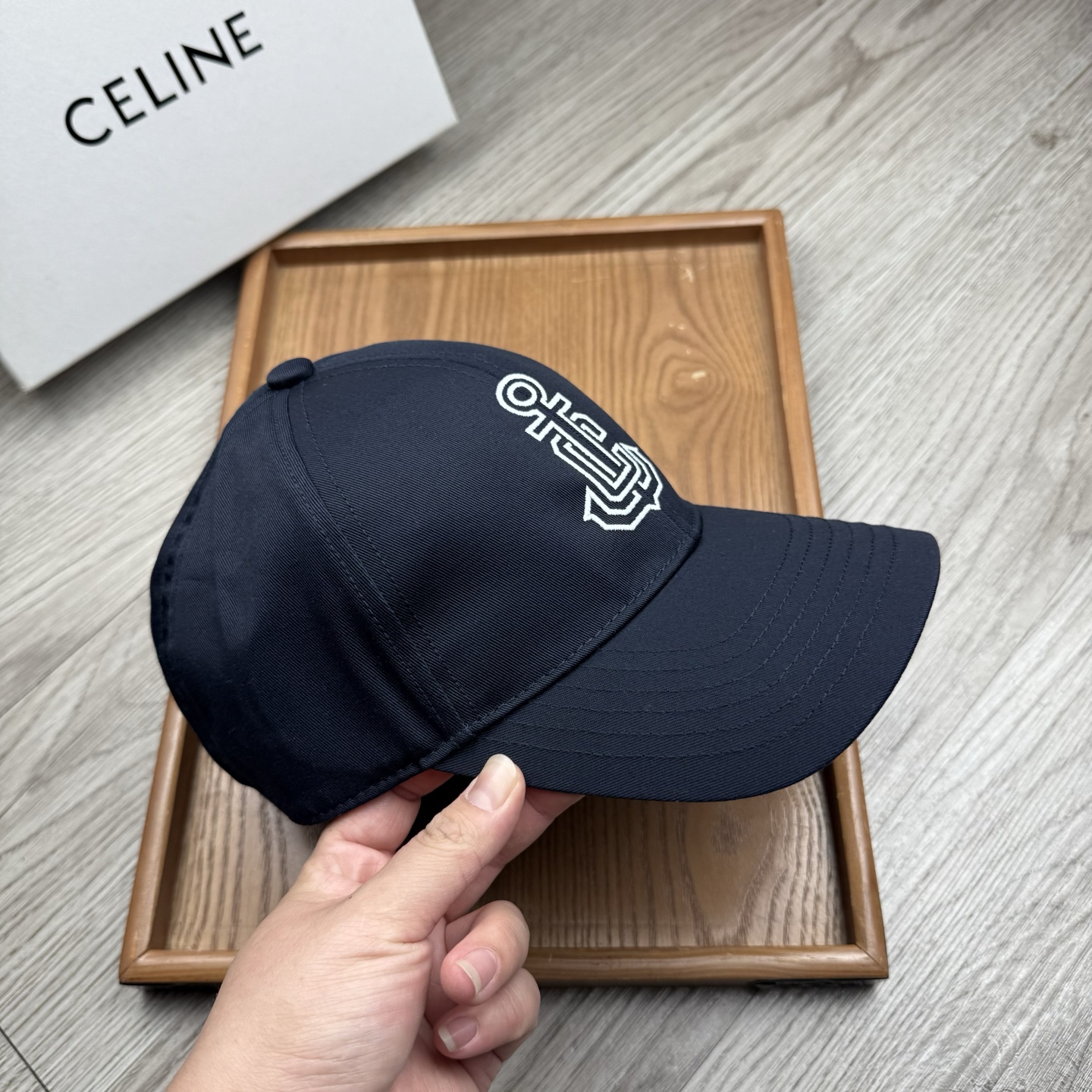 。赛琳。【配防尘袋】秋季新品棒球帽！材质：纯棉！透气性好！春天挡风，夏天防晒必备单品！颜色大气！款式新颖