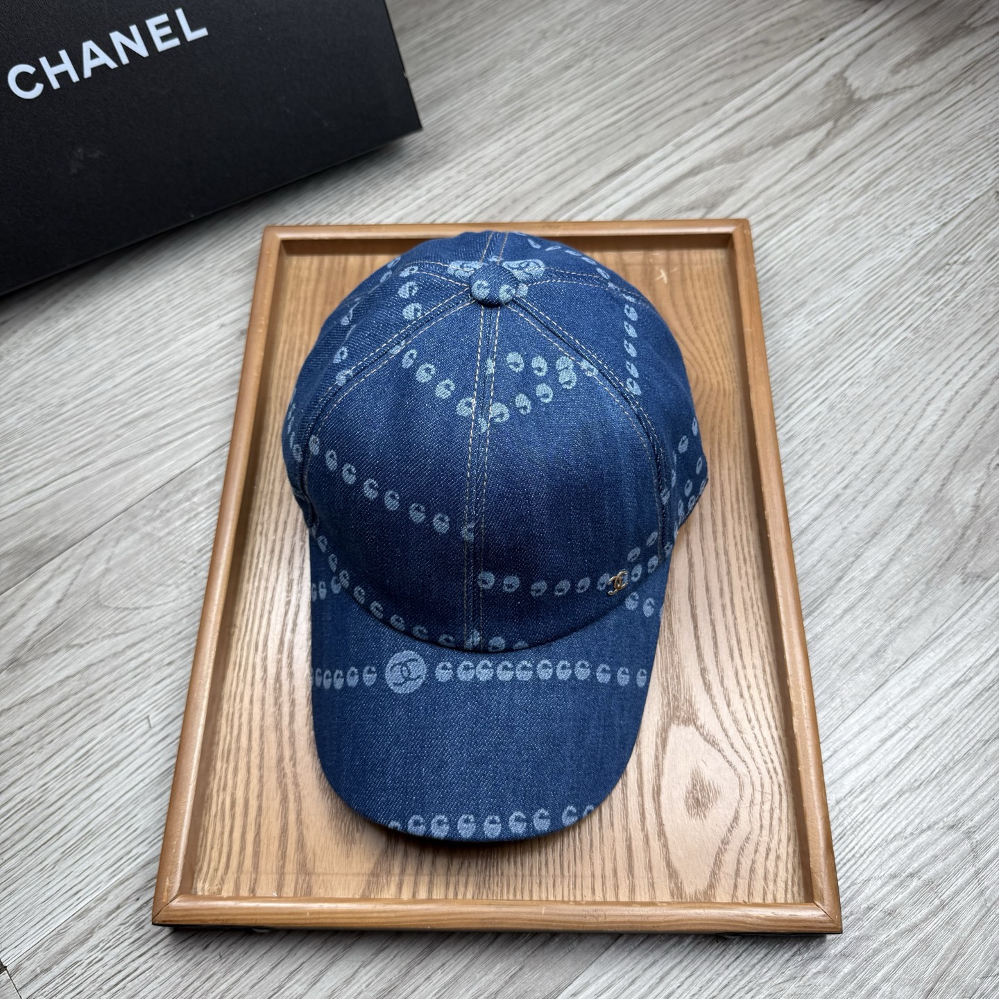 。C家。【配防尘袋】新品棒球帽！材质：纯棉！透气性好！春天挡风，夏天防晒必备单品！颜色大气！款式新颖别致