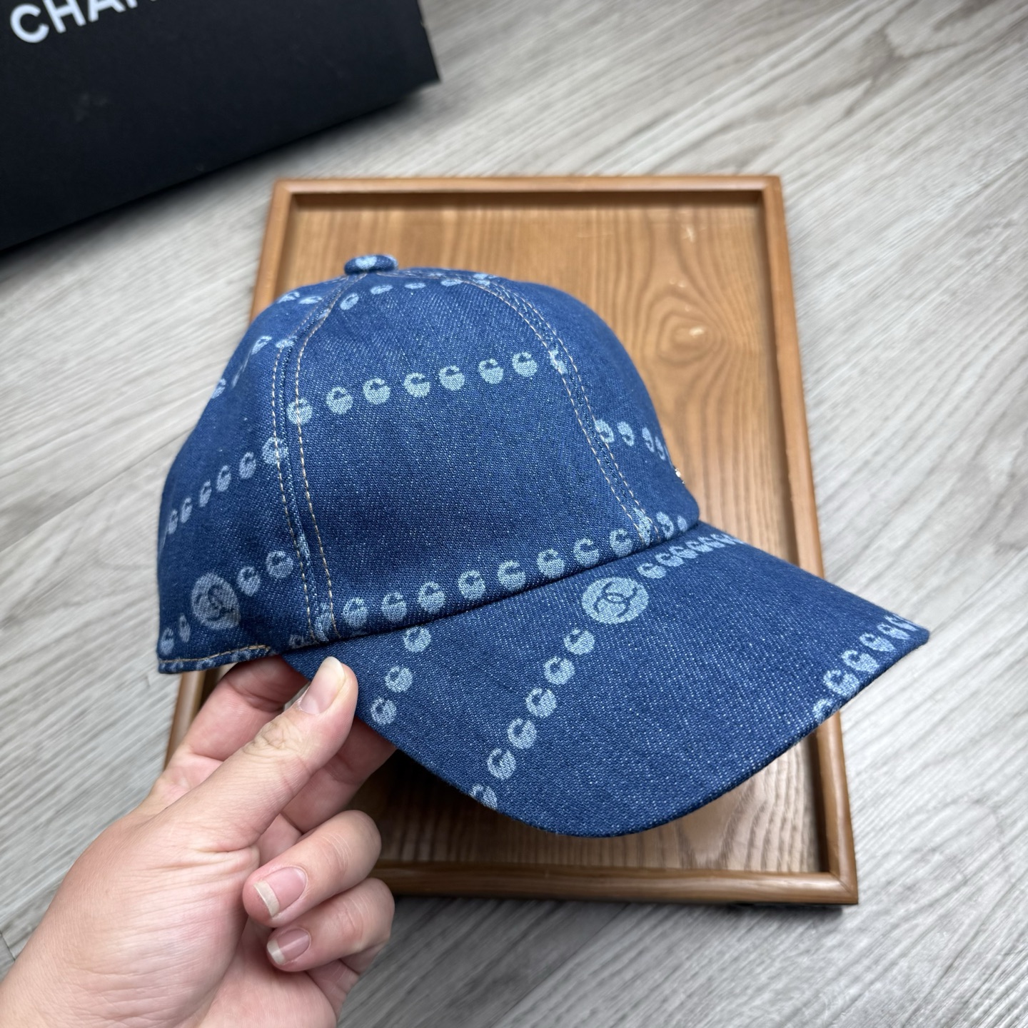 。C家。【配防尘袋】新品棒球帽！材质：纯棉！透气性好！春天挡风，夏天防晒必备单品！颜色大气！款式新颖别致