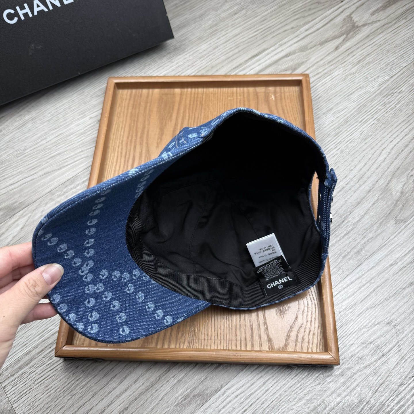 。C家。【配防尘袋】新品棒球帽！材质：纯棉！透气性好！春天挡风，夏天防晒必备单品！颜色大气！款式新颖别致