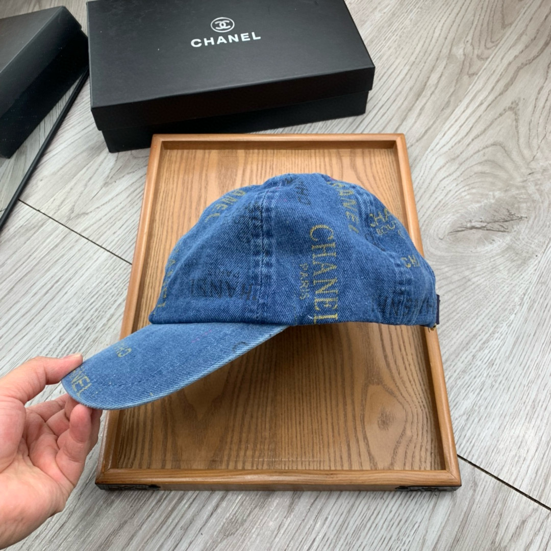 。C家。【配防尘袋】新品棒球帽！材质：纯棉！透气性好！春天挡风，夏天防晒必备单品！颜色大气！款式新颖别致