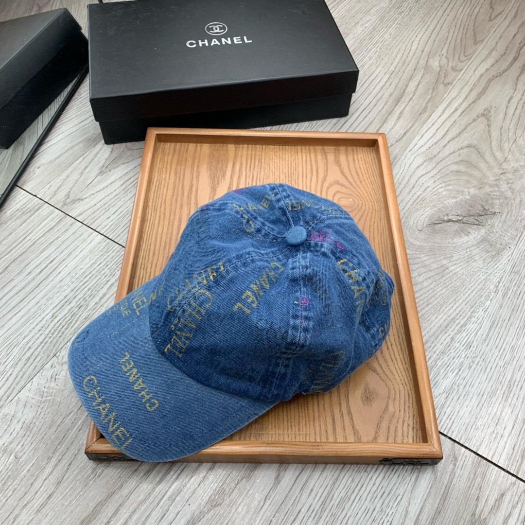 。C家。【配防尘袋】新品棒球帽！材质：纯棉！透气性好！春天挡风，夏天防晒必备单品！颜色大气！款式新颖别致