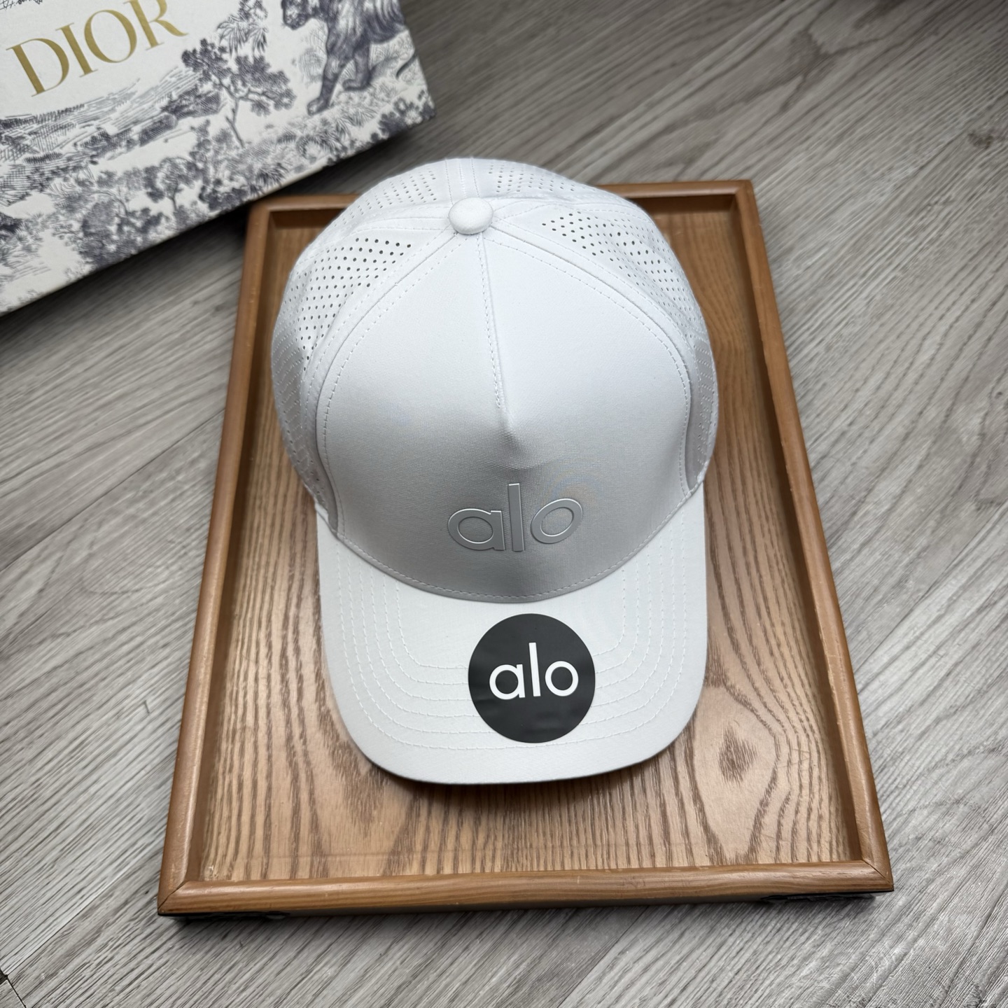 。alo。【配防尘袋】新品棒球帽！材质：纯棉！透气性好！春天挡风，夏天防晒必备单品！颜色大气！款式新颖别