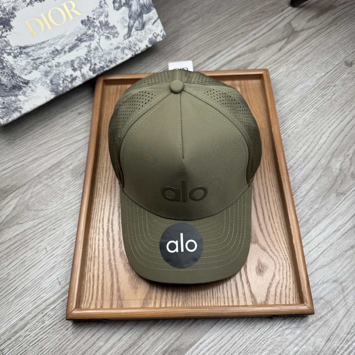 。alo。【配防尘袋】新品棒球帽！材质：纯棉！透气性好！春天挡风，夏天防晒必备单品！颜色大气！款式新颖别