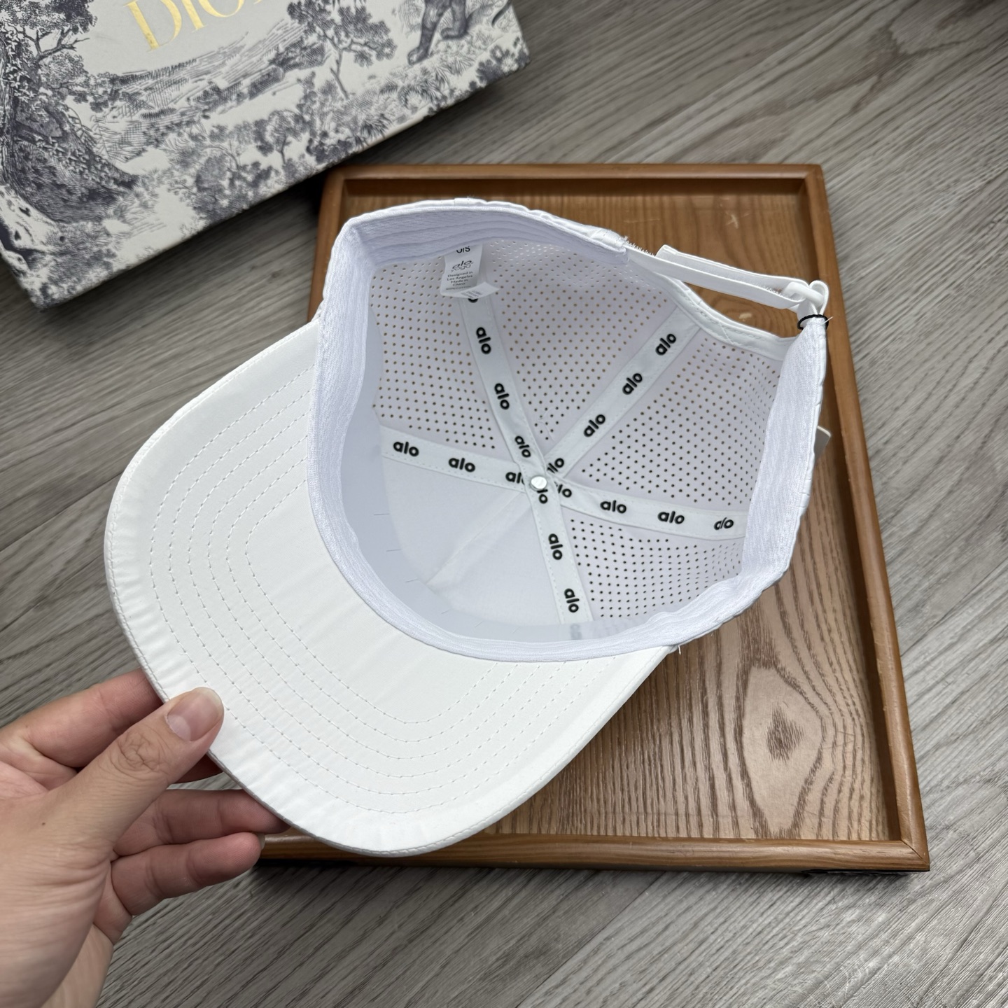 。alo。【配防尘袋】新品棒球帽！材质：纯棉！透气性好！春天挡风，夏天防晒必备单品！颜色大气！款式新颖别