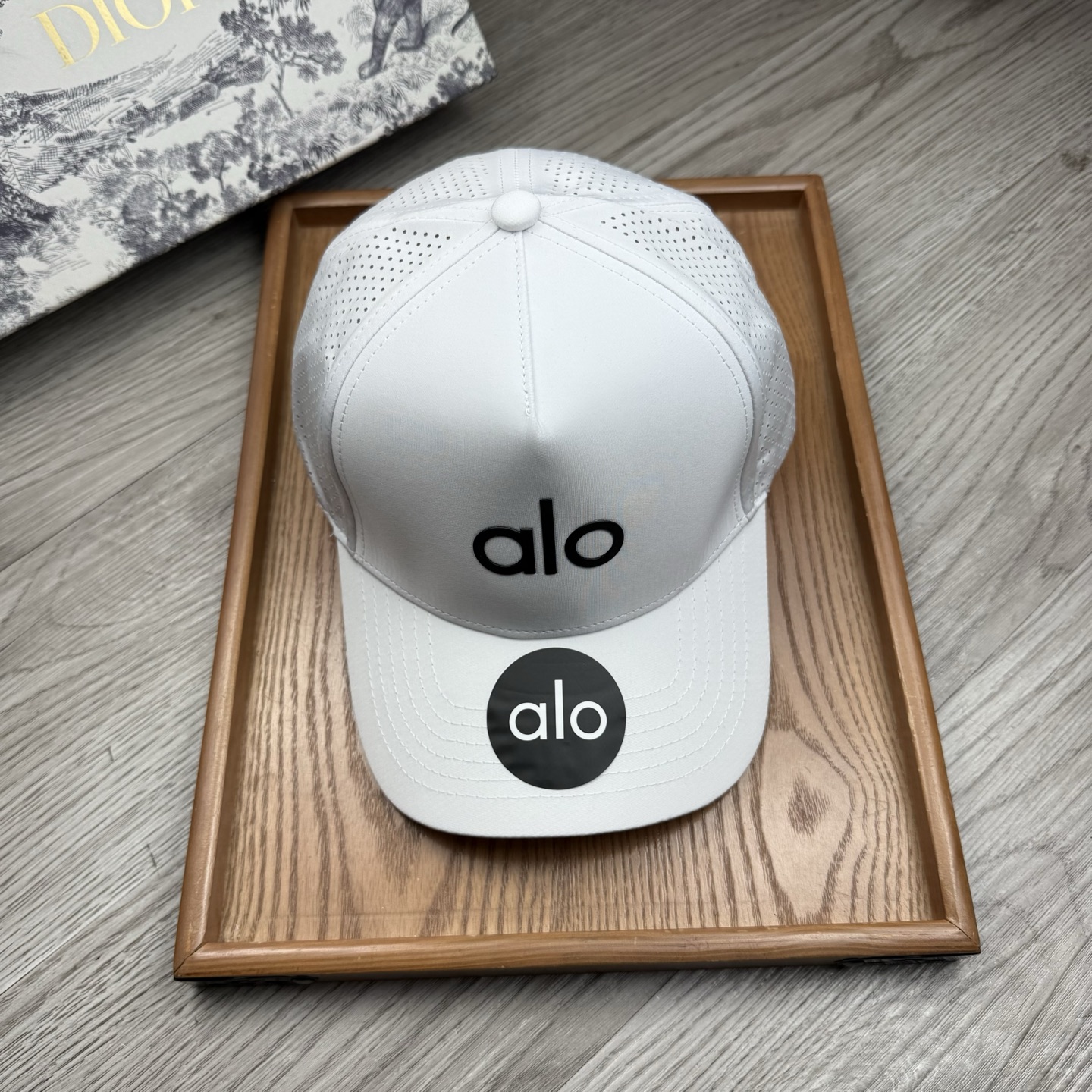 。alo。【配防尘袋】新品棒球帽！材质：纯棉！透气性好！春天挡风，夏天防晒必备单品！颜色大气！款式新颖别