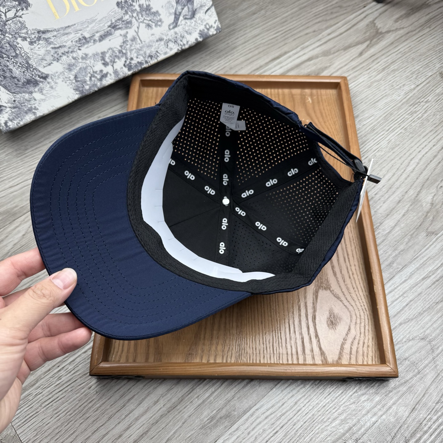 。alo。【配防尘袋】新品棒球帽！材质：纯棉！透气性好！春天挡风，夏天防晒必备单品！颜色大气！款式新颖别