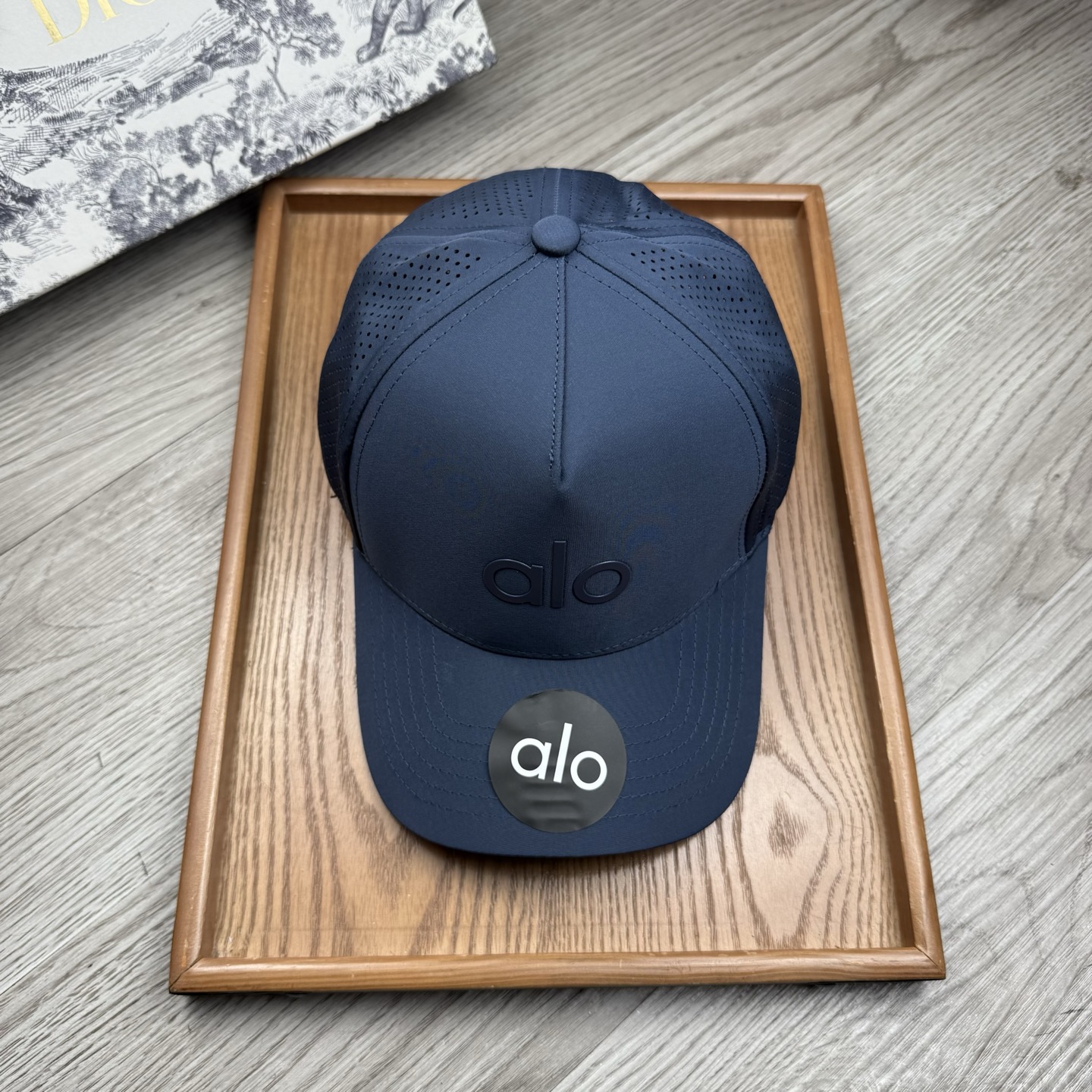 。alo。【配防尘袋】新品棒球帽！材质：纯棉！透气性好！春天挡风，夏天防晒必备单品！颜色大气！款式新颖别