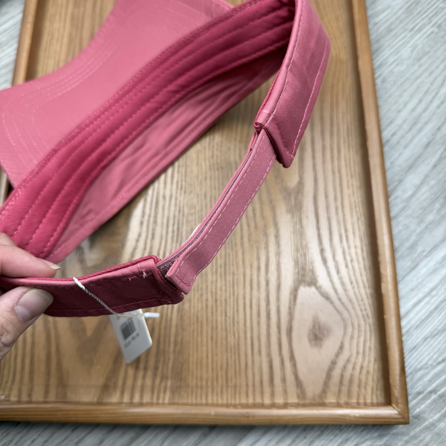 。alo。新款空顶帽，美美哒～简单大气～时尚大方～低调奢华～防晒，时尚两不误，百搭款！你值得拥有！不分码