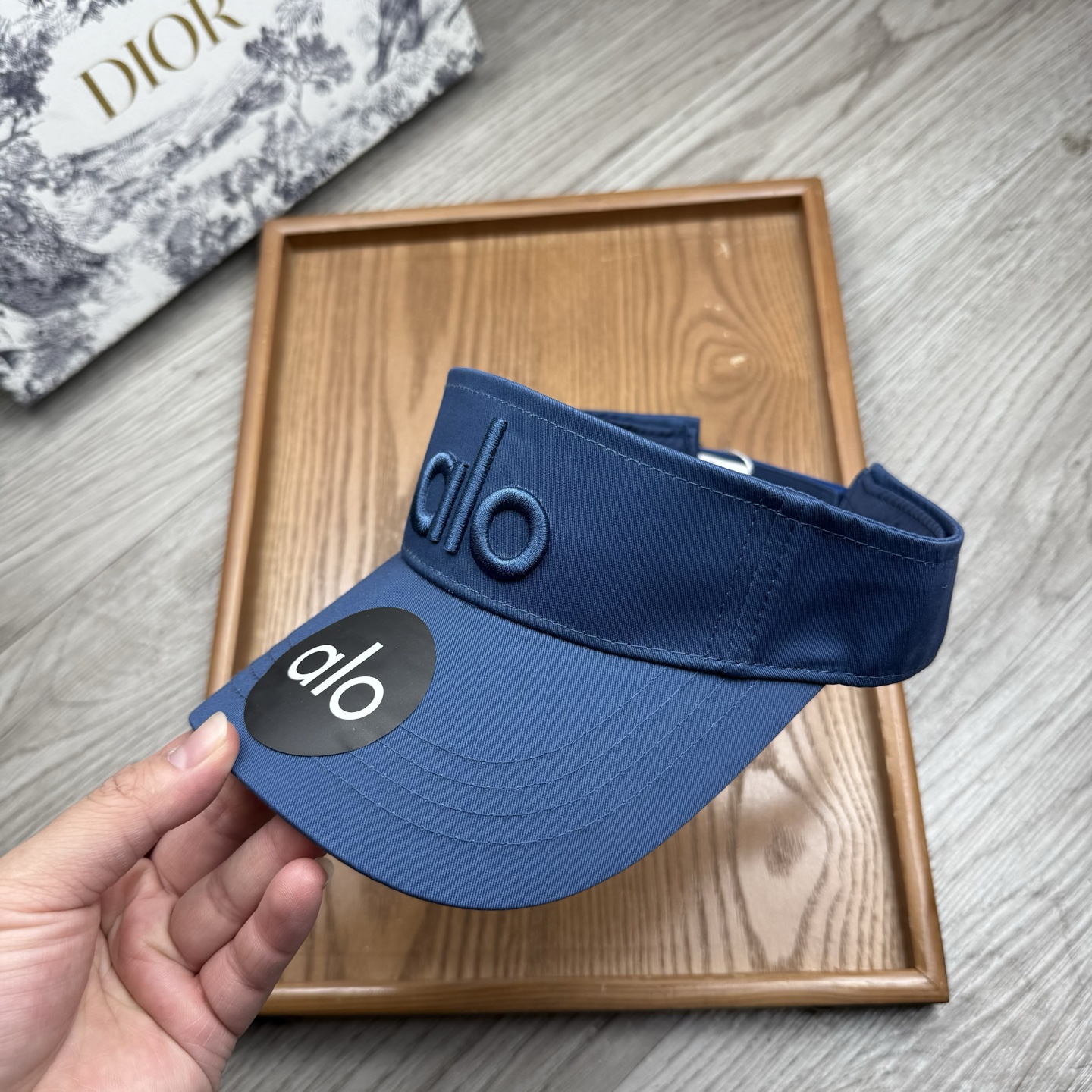 。alo。新款空顶帽，美美哒～简单大气～时尚大方～低调奢华～防晒，时尚两不误，百搭款！你值得拥有！不分码