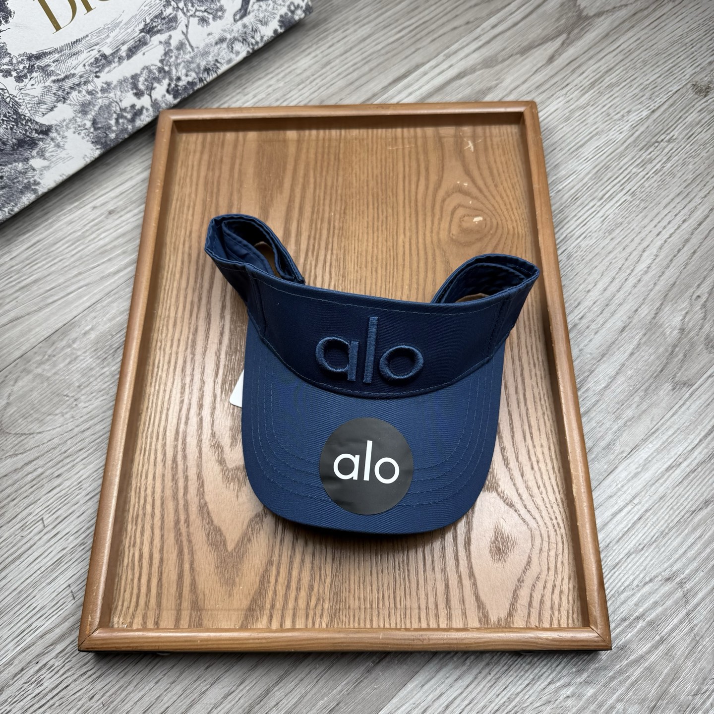 。alo。新款空顶帽，美美哒～简单大气～时尚大方～低调奢华～防晒，时尚两不误，百搭款！你值得拥有！不分码