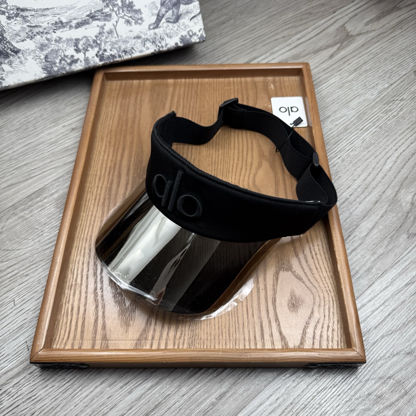 。alo家。【镜片空顶帽】欧洲时尚空顶空顶帽！镜片帽！众多明星同款！超级时尚又实用的一款时尚单品！11品