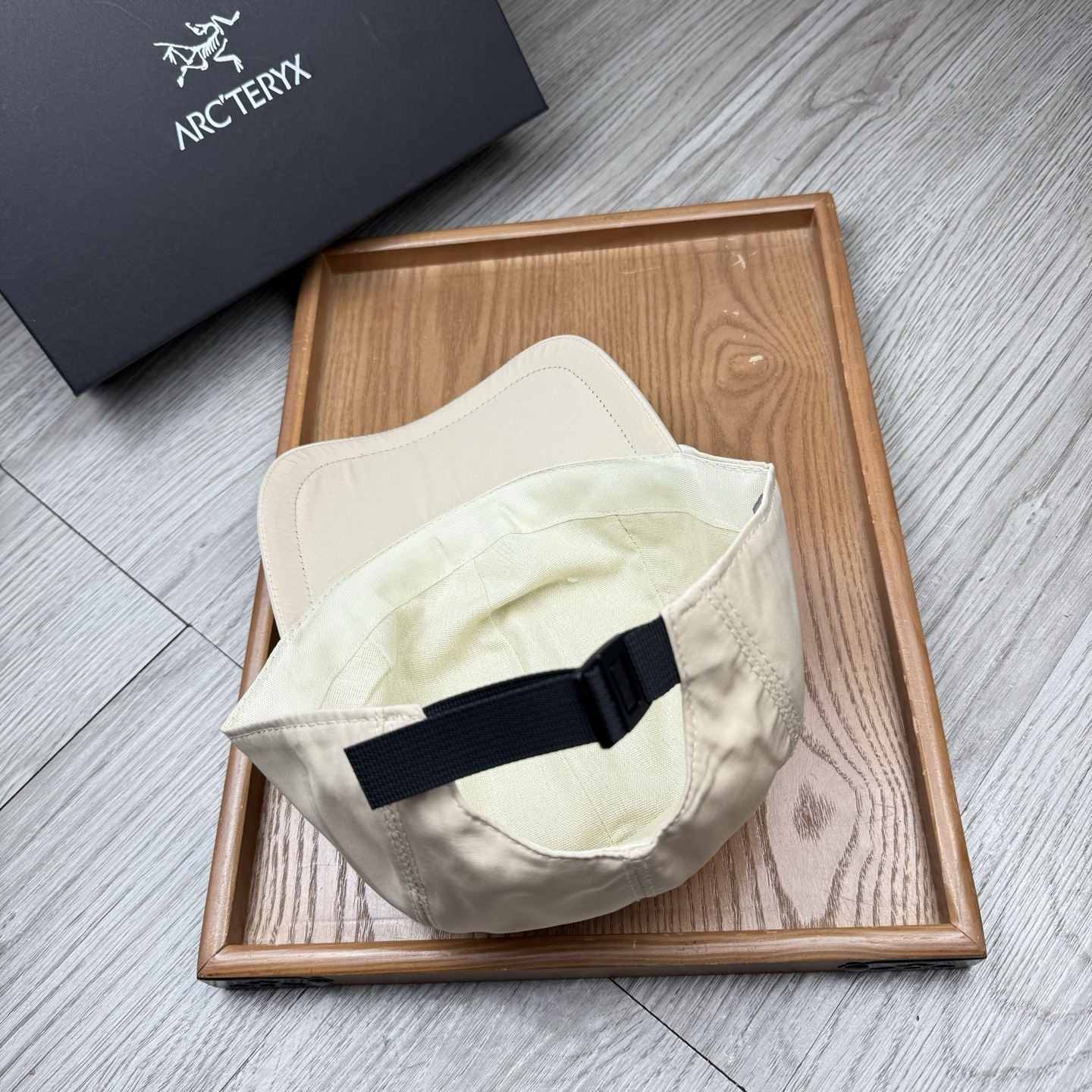。始祖鸟。【配防尘袋】新品棒球帽！材质：纯棉！透气性好！春天挡风，夏天防晒必备单品！颜色大气！款式新颖别