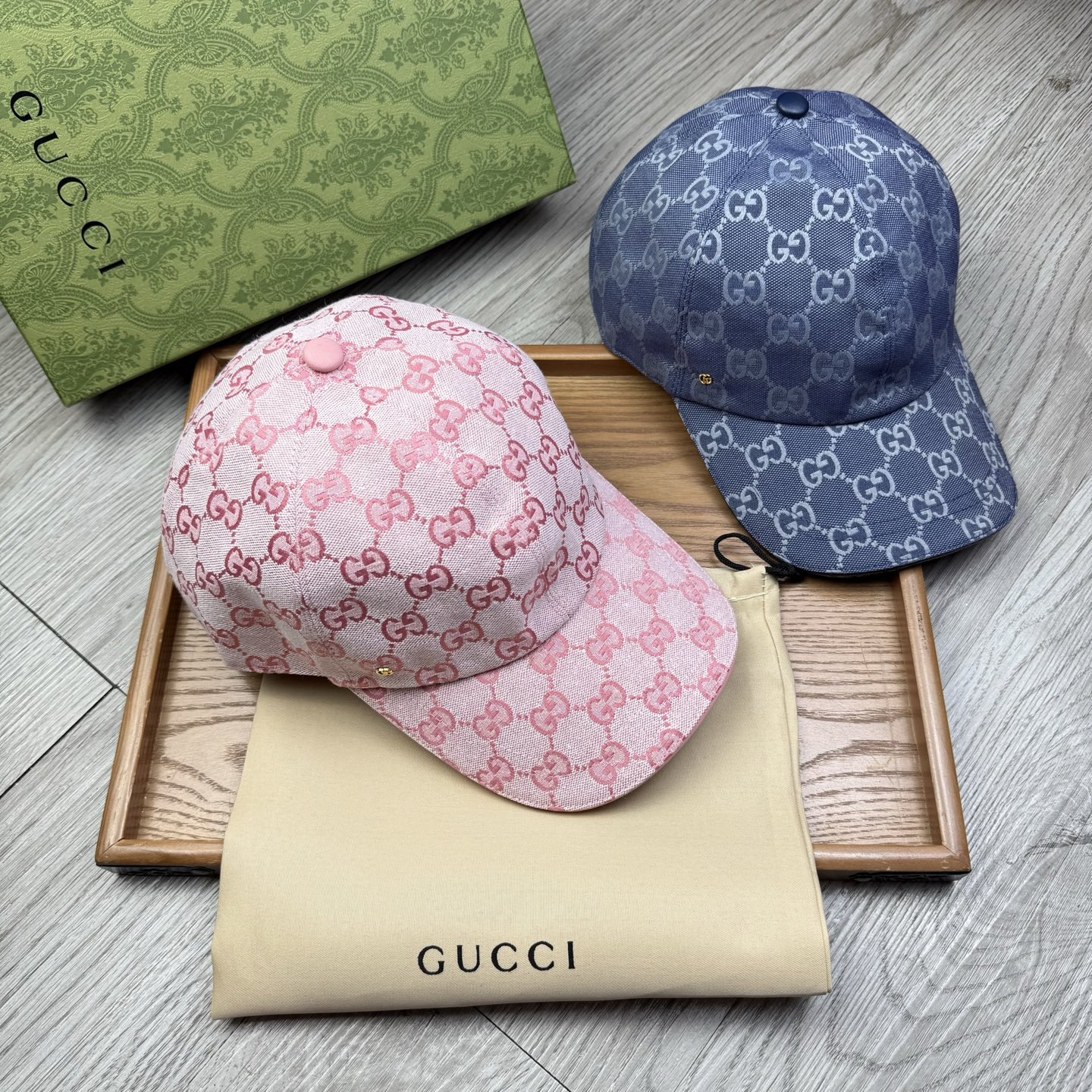 NO:356574,.G Home. [Cotton and Linen Inner] [1:1 Open mold custom baseball cap] Original inner interior original logo!  With original encoding!  The latest counter model!  Original fabric!  The details are perfect, original quality, exclusive physical shots, suitable for men and women. They are equipped with original boxes, cloth bags, and counter-on-page versions!  Hat Straw Hat Fisherman Hat Baseball Hat, Hats, Gucci, espadrilles, hats.G家.【棉麻内里】【1:1开模定制棒球帽】原版内里原版标！带原版编码！专柜最新款！原厂布料！细节堪称完美,原厂品质,独家实物拍摄,男女适用.配原版盒子,布袋,专柜对版现货！帽子草帽渔夫帽棒球帽,帽子,gucci,espadrilles,hats,hat