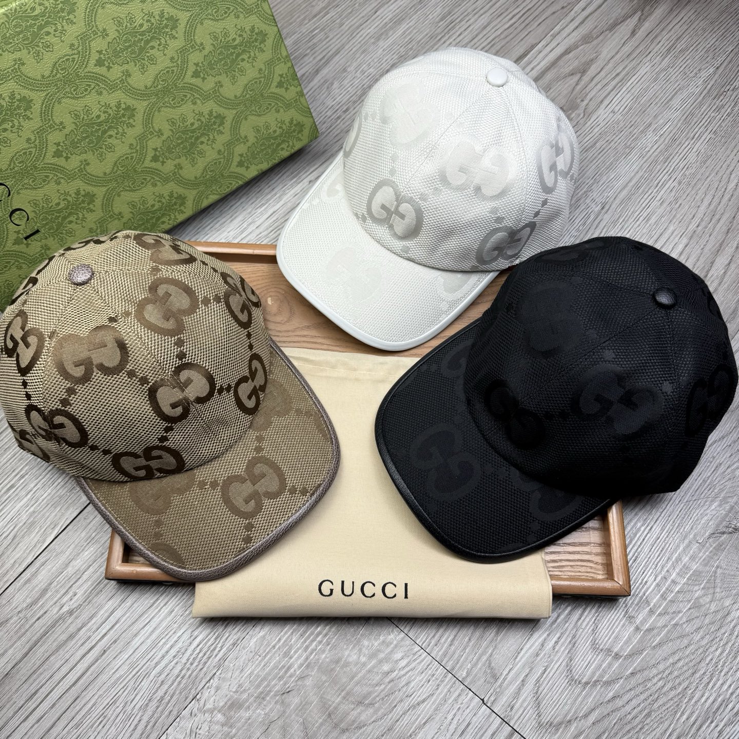 NO:356631,.G Home. [Cotton and Linen Liquid] [1:1 open mold custom baseball cap] original inner logo!  With original encoding!  The latest counter model!  Original fabric!  The details are perfect, original quality, exclusive physical shots, suitable for men and women. They are equipped with original boxes, cloth bags, and counter-on-page versions!  Hat Straw Hat Fisherman Hat Baseball Hat, Hats, Gucci, espadrilles, hats.G家.【棉麻里布】【1:1开模定制棒球帽】原版内里原版标！带原版编码！专柜最新款！原厂布料！细节堪称完美,原厂品质,独家实物拍摄,男女适用.配原版盒子,布袋,专柜对版现货！帽子草帽渔夫帽棒球帽,帽子,gucci,espadrilles,hats,hat