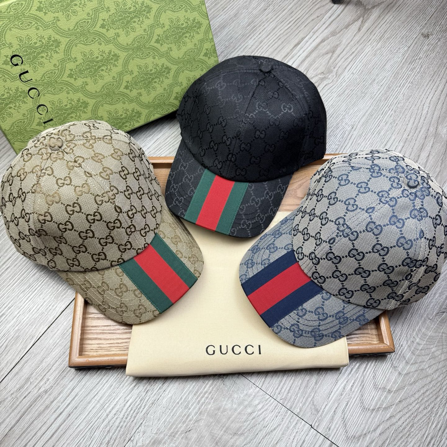 NO:356646,.G Home. [Original original color lining] [1:1 open mold custom baseball cap] Original inner original logo!  With original encoding!  The latest counter model!  Original fabric!  The details are perfect, original quality, exclusive physical shots, suitable for men and women. They are equipped with original boxes, cloth bags, and counter-on-page versions!  Hat Straw Hat Fisherman Hat Baseball Hat, Hats, Gucci, espadrilles, hats.G家.【原版原色里布】【1:1开模定制棒球帽】原版内里原版标！带原版编码！专柜最新款！原厂布料！细节堪称完美,原厂品质,独家实物拍摄,男女适用.配原版盒子,布袋,专柜对版现货！帽子草帽渔夫帽棒球帽,帽子,gucci,espadrilles,hats,hat