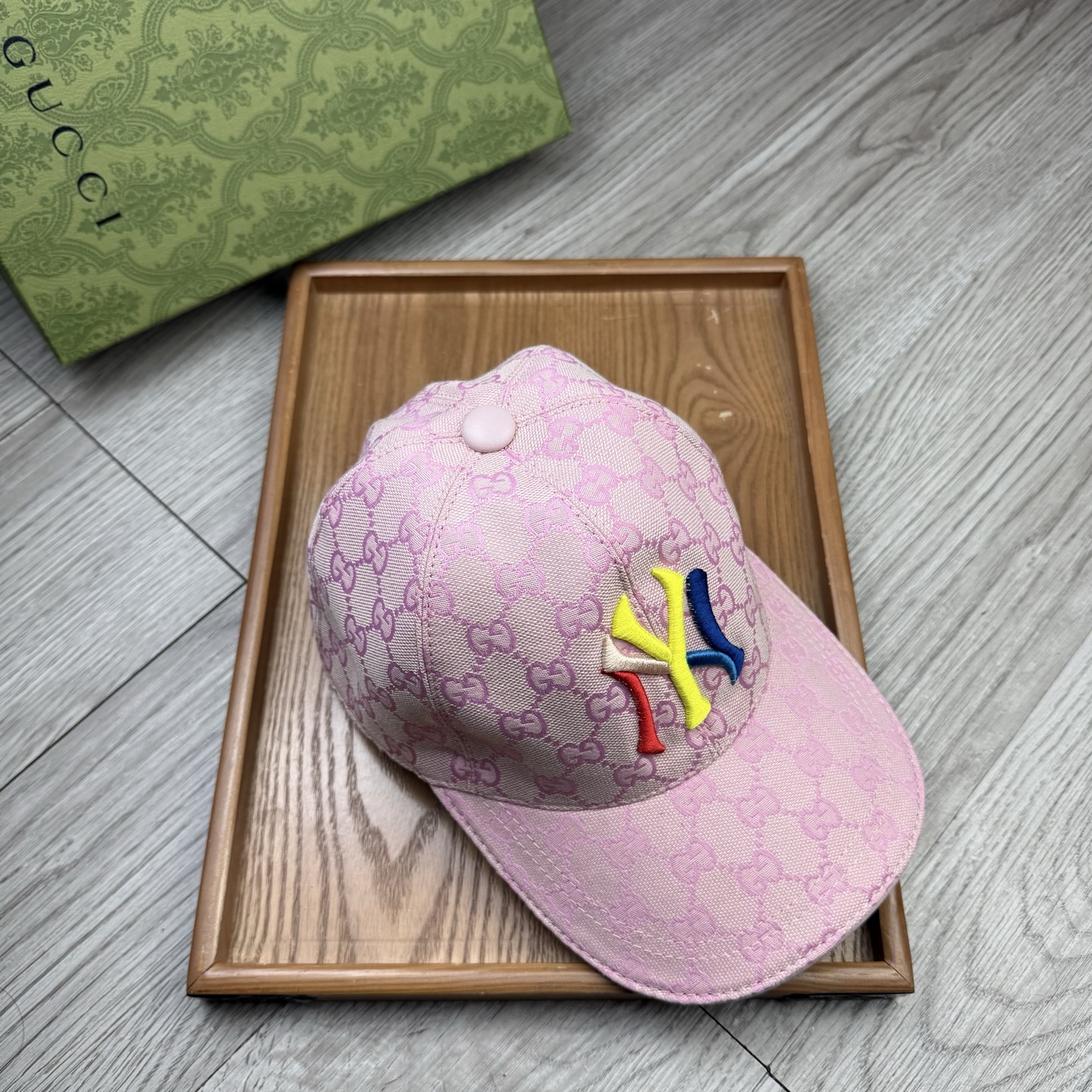 🌹。G家。【超A品质】最新款！时尚潮流，高端做工！每一个帽子都是用心之作！牛津材质！头层牛皮！配盒子、防