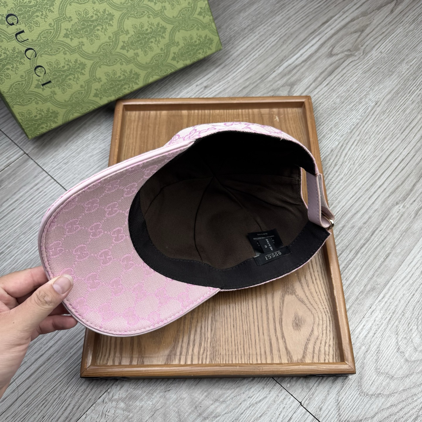 🌹。G家。【超A品质】最新款！时尚潮流，高端做工！每一个帽子都是用心之作！牛津材质！头层牛皮！配盒子、防