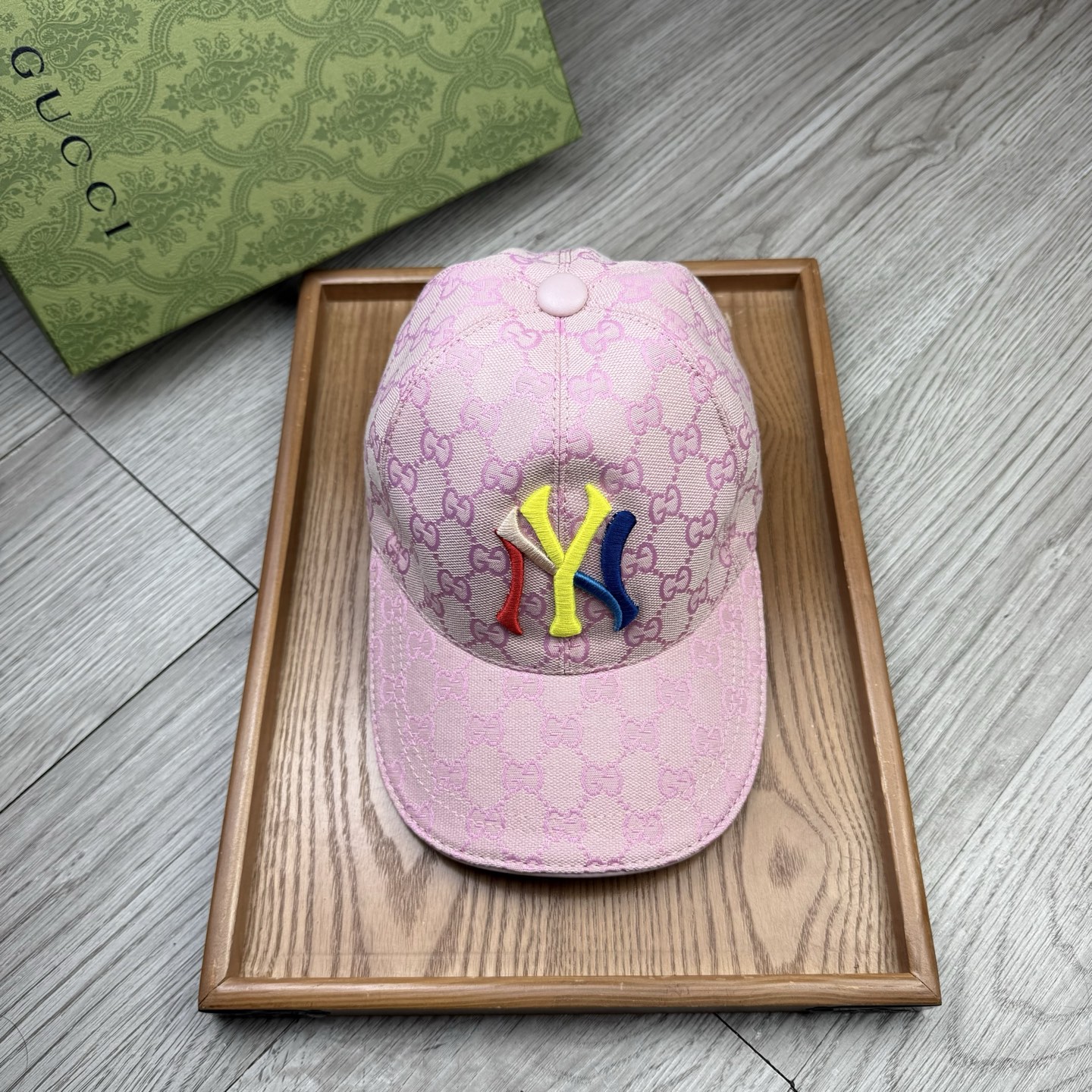 🌹。G家。【超A品质】最新款！时尚潮流，高端做工！每一个帽子都是用心之作！牛津材质！头层牛皮！配盒子、防