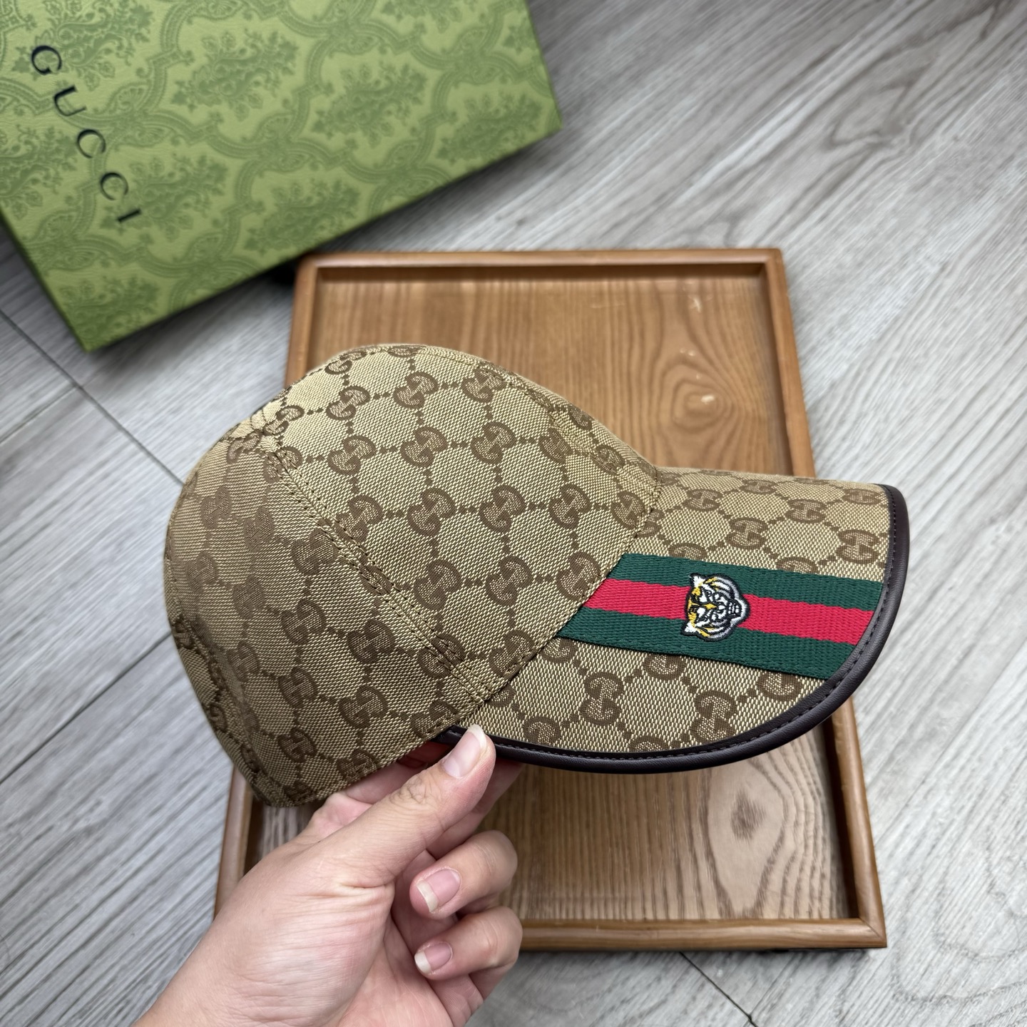 🌹。G家。【超A品质】最新款！时尚潮流，高端做工！每一个帽子都是用心之作！牛津材质！头层牛皮！配盒子、防