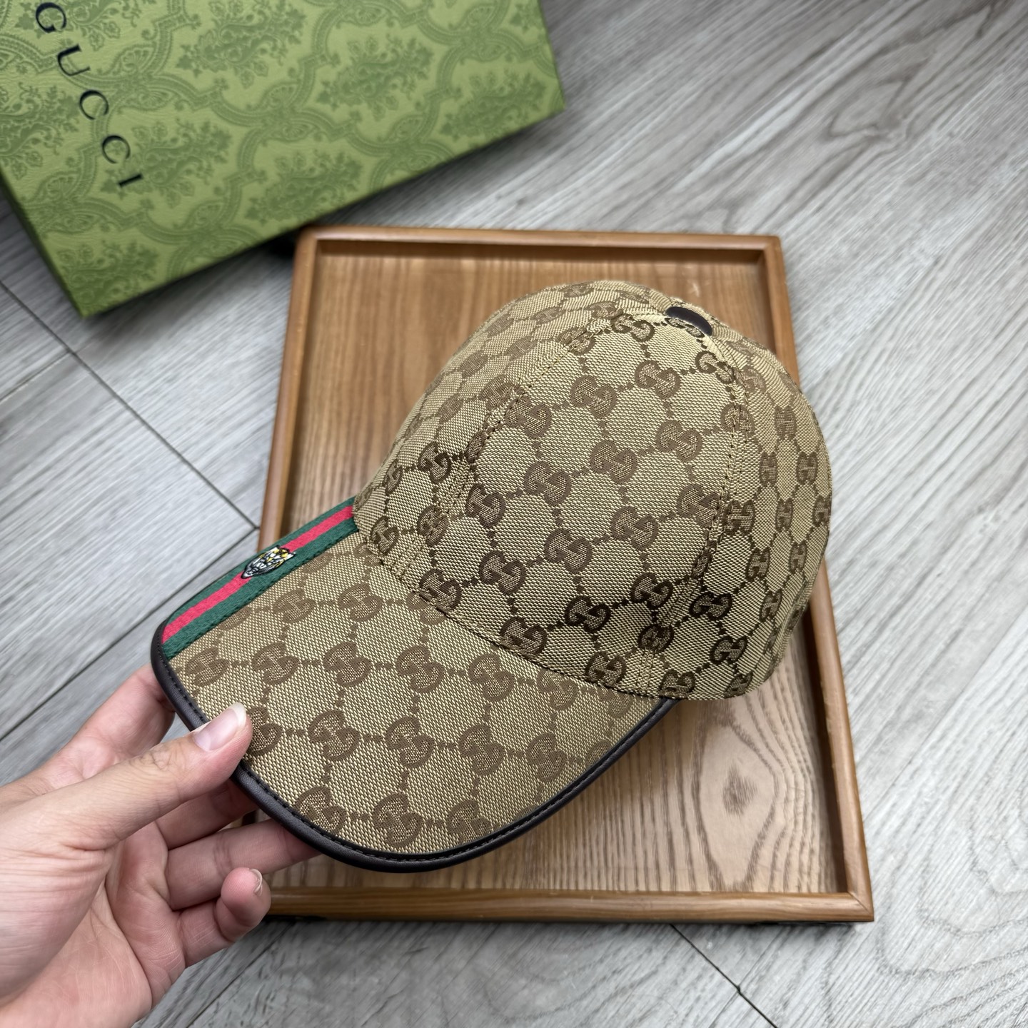 🌹。G家。【超A品质】最新款！时尚潮流，高端做工！每一个帽子都是用心之作！牛津材质！头层牛皮！配盒子、防