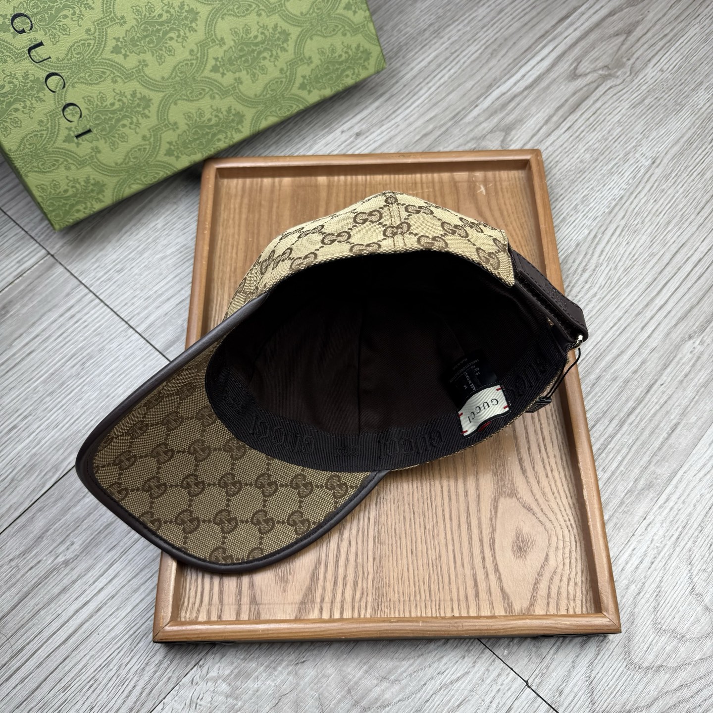 🌹。G家。【超A品质】最新款！时尚潮流，高端做工！每一个帽子都是用心之作！牛津材质！头层牛皮！配盒子、防